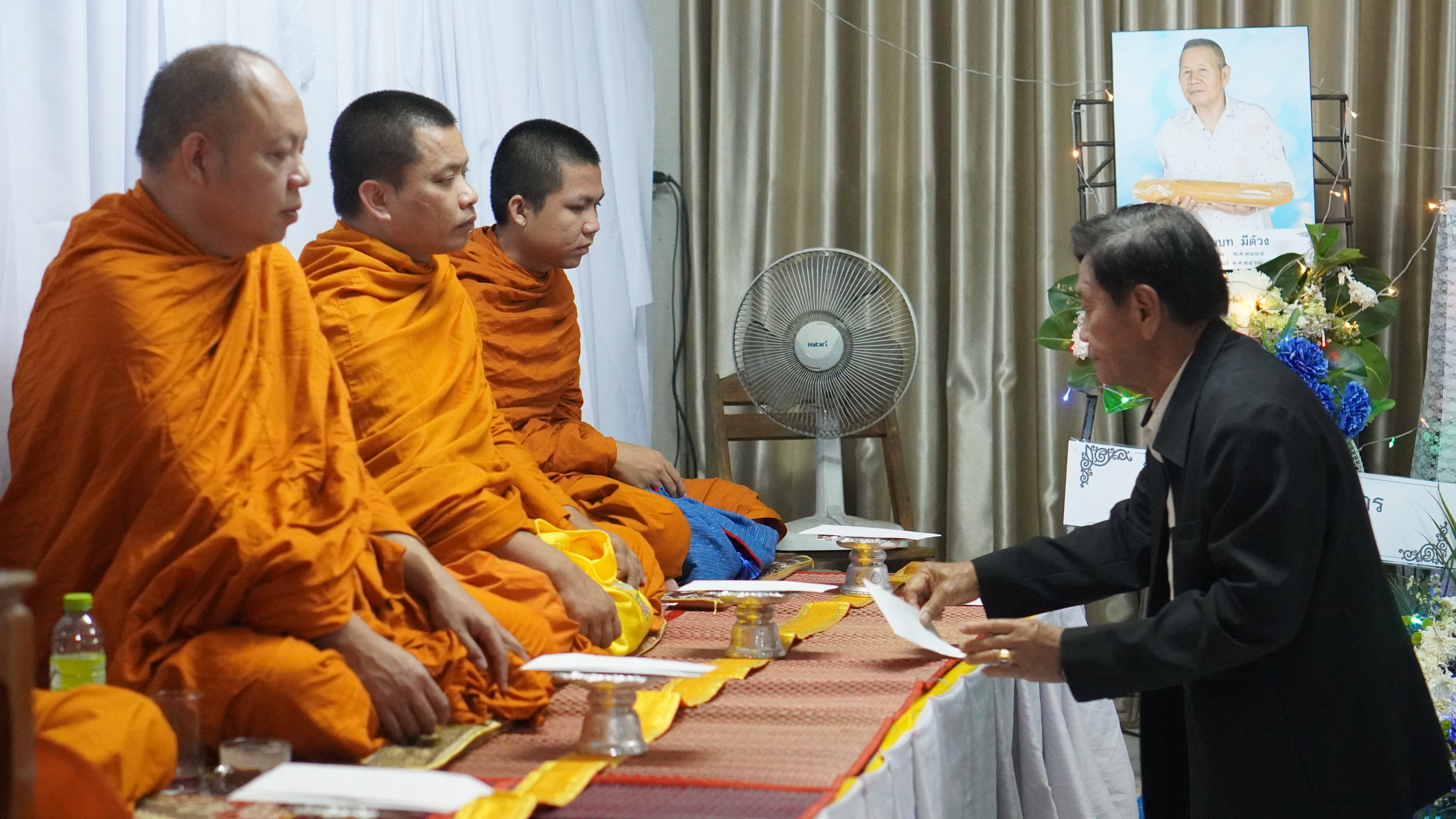 พช.ขอนแก่น : งานฟังสวดพระอภิธรรม คุณพ่อสมบท มีด้วง บิดาของนางจิรภา เชื้อดวงผุยพัฒนาการจังหวัดขอนแก่น สพจ.ขอนแก่น (คืนที่4)