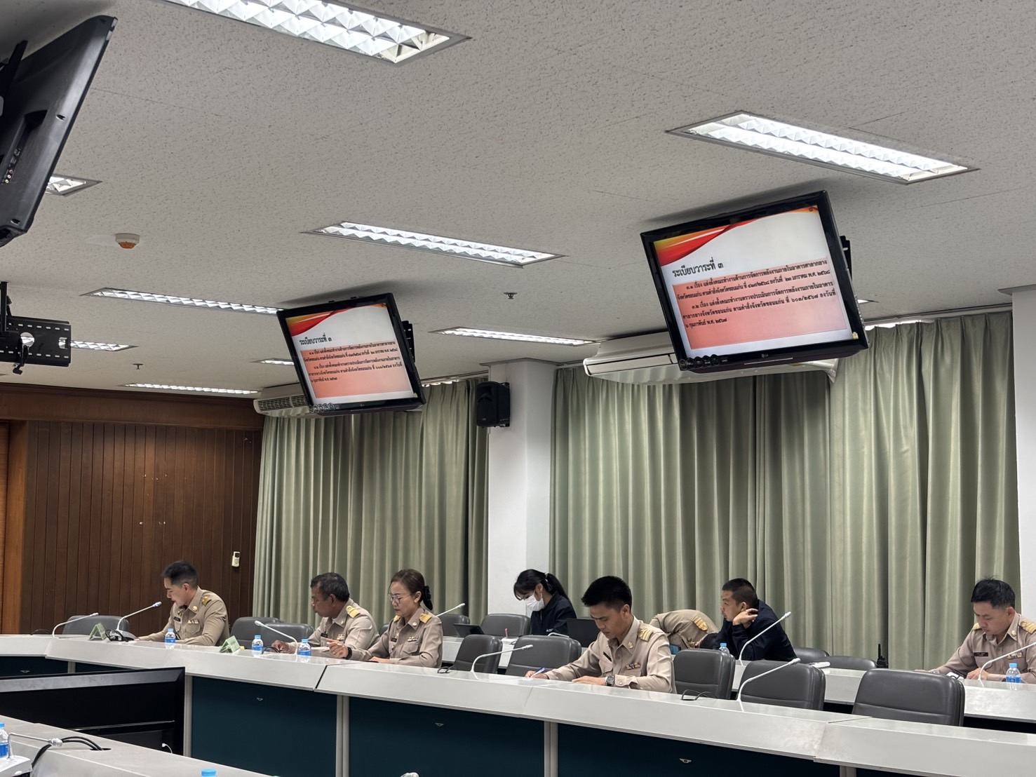 พช.ขอนแก่น : ร่วมประชุมคณะทำงานด้านการจัดการพลังงานภายในอาคารศาลากลางจังหวัดขอนแก่น โครงการส่งเสริมและกำกับดูแลอาคารควบควบคุมภาครัฐ