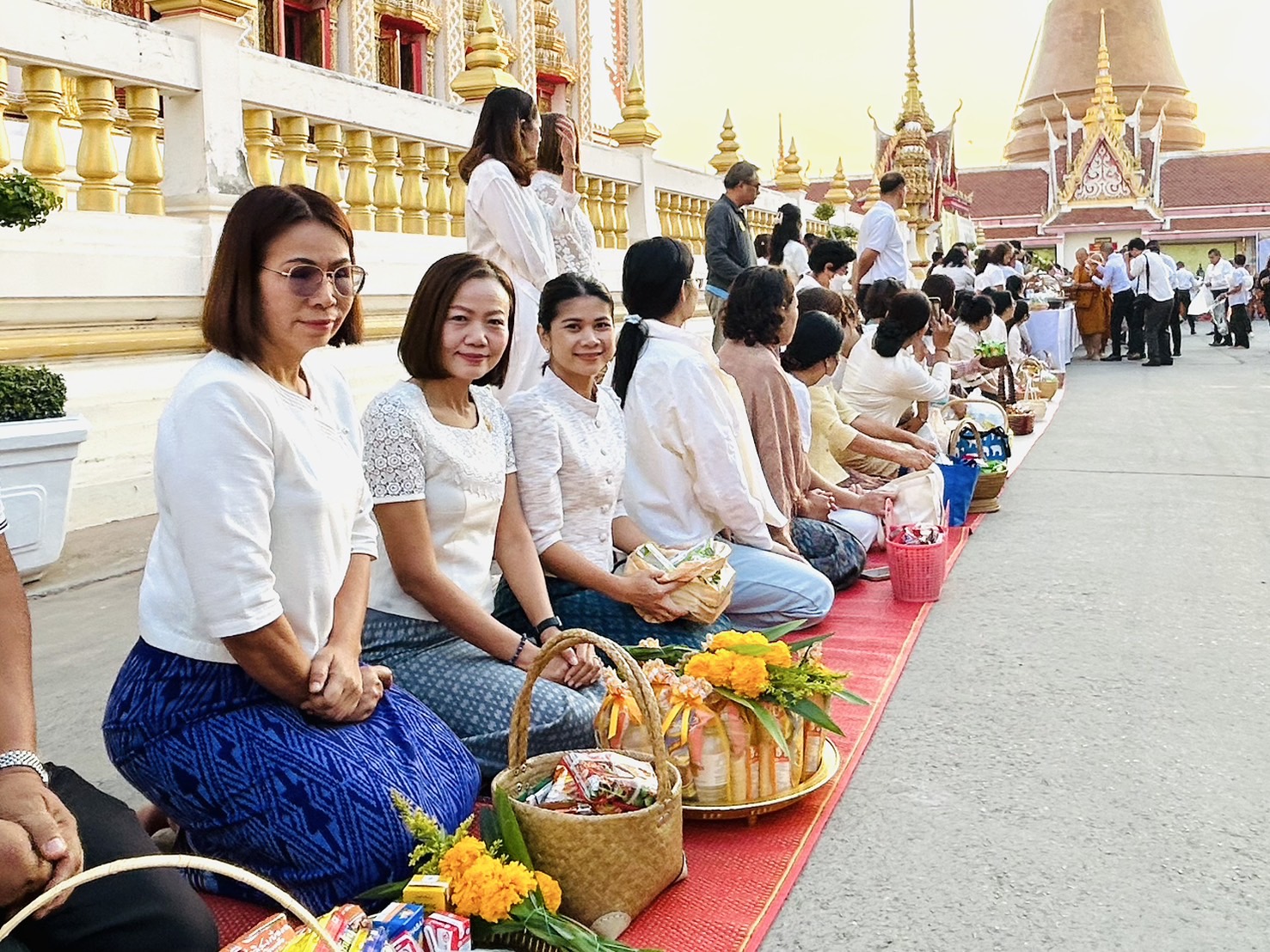 พช.ขอนแก่น : พุทธศาสนิกชนชาวขอนแก่น ร่วมทำบุญตักบาตรเนื่องในวันมาฆบูชา