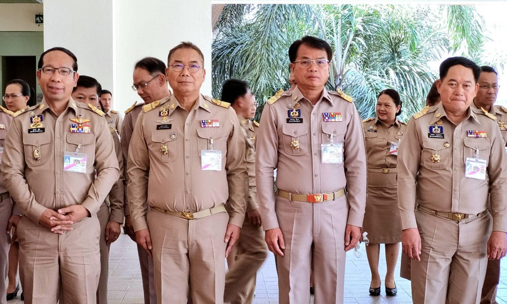 พช.ขอนแก่น : สมเด็จพระเจ้าลูกเธอ เจ้าฟ้าสิริวัณณวรี นารีรัตนราชกัญญา เสด็จไปทอดพระเนตรนิทรรศการ และการจัดแสดงผลงานภูมิปัญญาผ้าไทย และงานหัตถกรรมชุมชน ภาคตะวันออกเฉียงเหนือ และพระราชทานผ้าลายพระราชทาน “ผ้าลายสิริราชพัสตราภรณ์” แก่รองนายกรัฐมนตรีและรมว.มหาดไทย เพื่อเชิญไปมอบแก่ช่างทอผ้าและช่างหัตถกรรมไทย