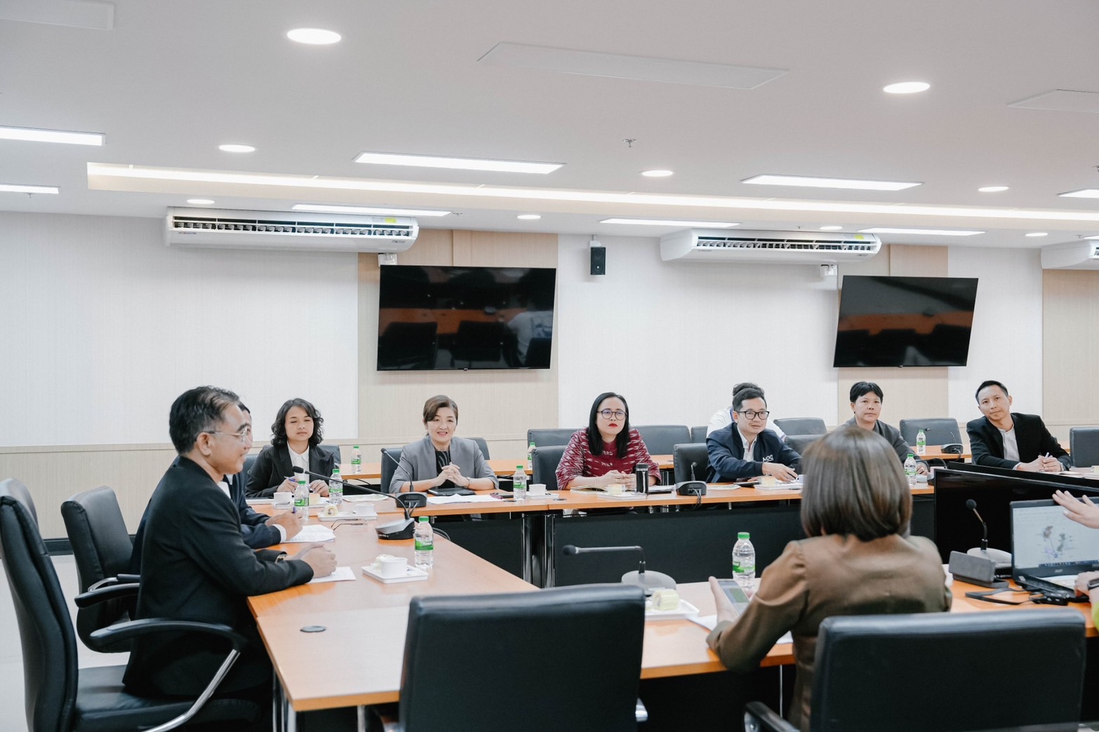 พช.ขอนแก่น : ร่วมประชุมหารือการจัดกิจกรรมเสริมสร้างสมรรถนะผู้ประกอบการในระเบียงเศรษฐกิจพิเศษ ภาคตะวันออกเฉียงเหนือ