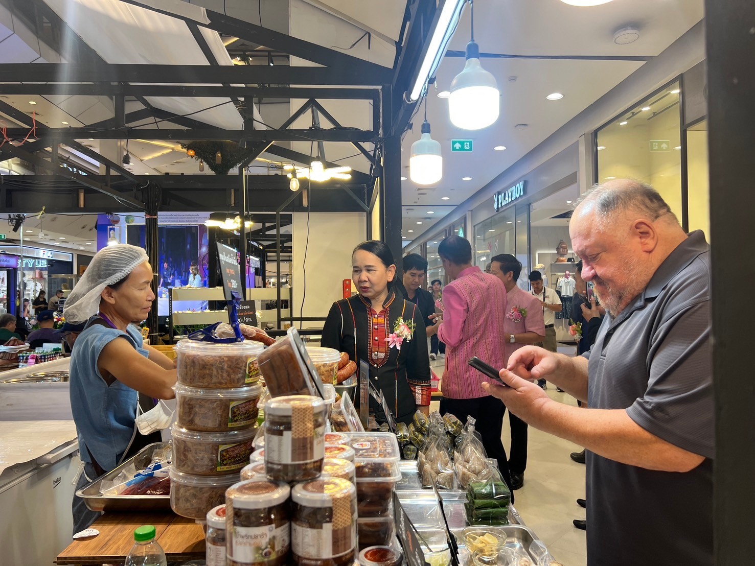 พช.ขอนแก่น : ร่วมพิธีเปิดงาน “เกษตรอินทรีย์ วิถีอีสานกลาง : Central Esan Organic Natural & BCG Fair 2025”