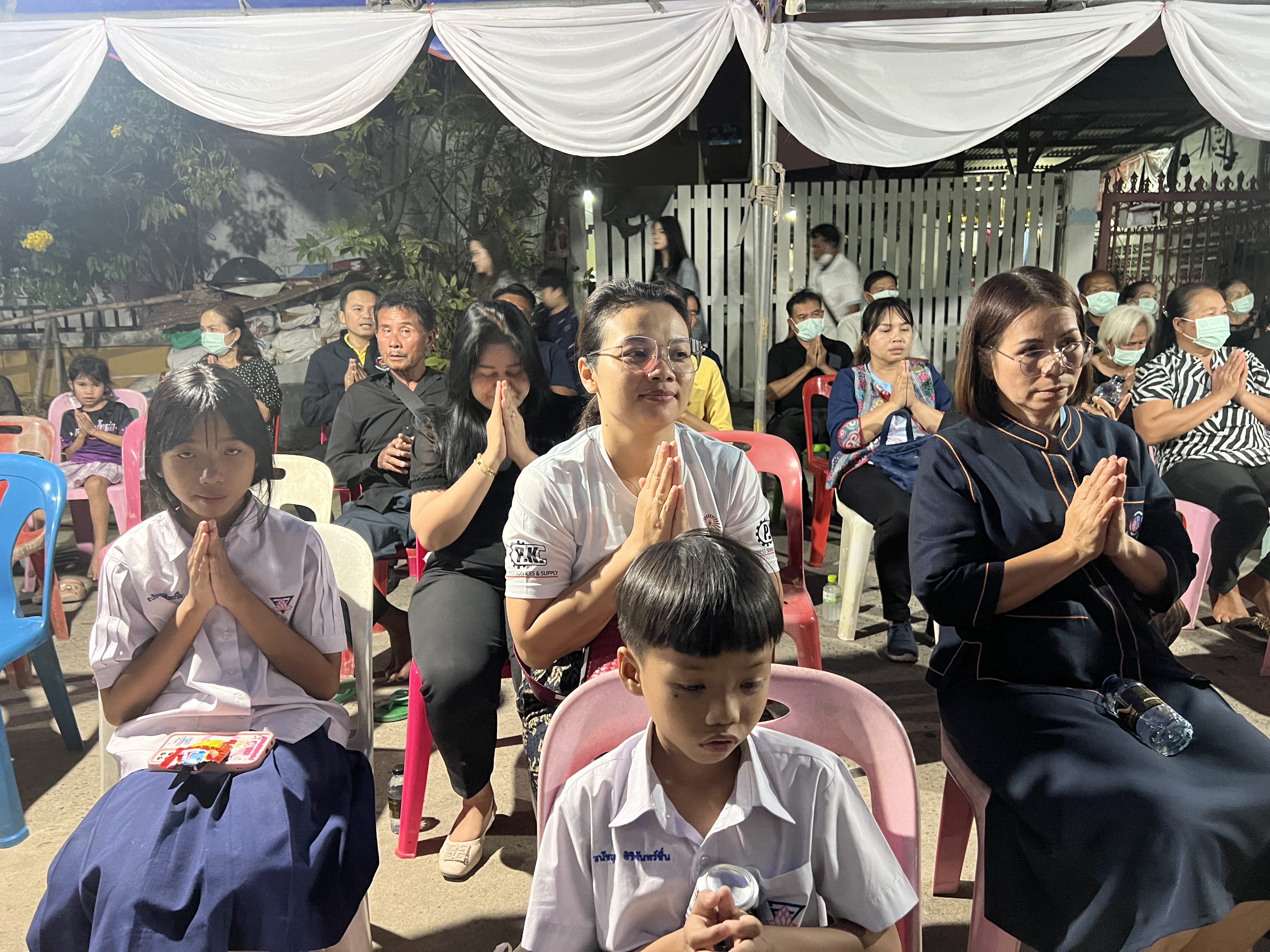 พช.ขอนแก่น : สำนักงานพัฒนาชุมชนจังหวัดขอนแก่น ร่วมเป็นเจ้าภาพฟังสวดพระอภิธรรม คุณพ่อสมบท มีด้วง บิดาของนางจิรภา เชื้อดวงผุยพัฒนาการจังหวัดขอนแก่น สพจ.ขอนแก่น
