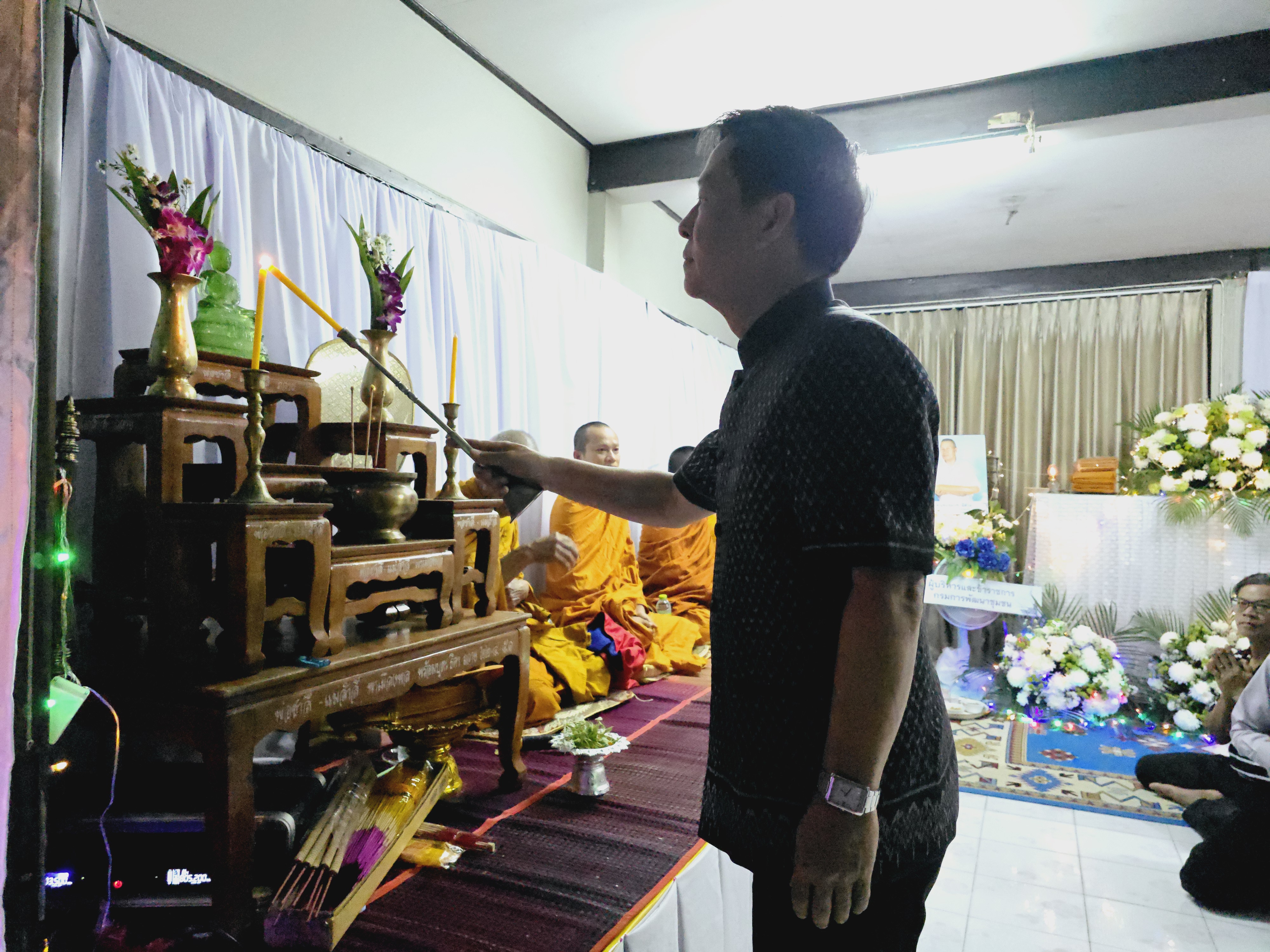 พช.ขอนแก่น : ร่วมเป็นเจ้าภาพฟังสวดพระอภิธรรม คุณพ่อสมบท มีด้วง บิดาของนางจิรภา เชื้อดวงผุยพัฒนาการจังหวัดขอนแก่น สพจ.ขอนแก่น (คืนที่2)