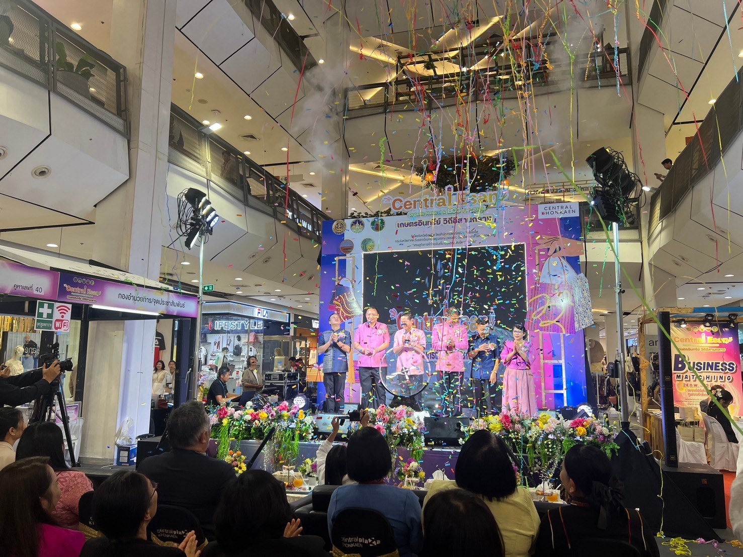 พช.ขอนแก่น : ร่วมพิธีเปิดงาน “เกษตรอินทรีย์ วิถีอีสานกลาง : Central Esan Organic Natural & BCG Fair 2025”