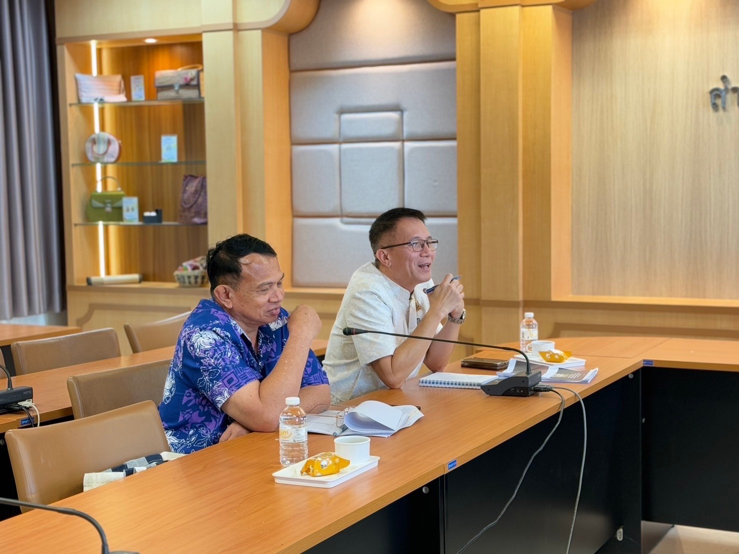 พช.ขอนแก่น : กรมการพัฒนาชุมชน ลงพื้นที่ติดตามสนับสนุนการดำเนินงานโครงการ/กิจกรรมการส่งเสริมและพัฒนาผลิตภัณฑ์ชุมชน (OTOP) จังหวัดขอนแก่น