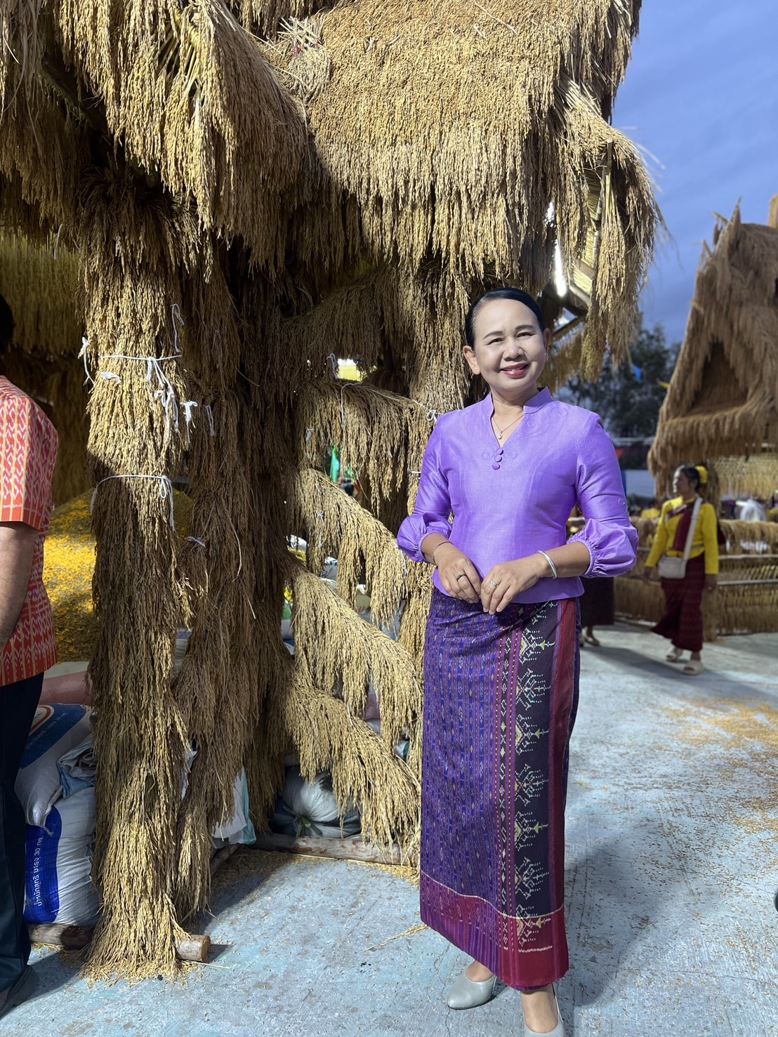 พช.ขอนแก่น : ร่วมพิธีเปิดงานประเพณี “บุญกุ้มข้าวใหญ่ งานกาชาด และการสนับสนุน ศูนย์พักคอยผู้ป่วยยาเสพติด (CI) อำเภอพล” ประจำปี 2568