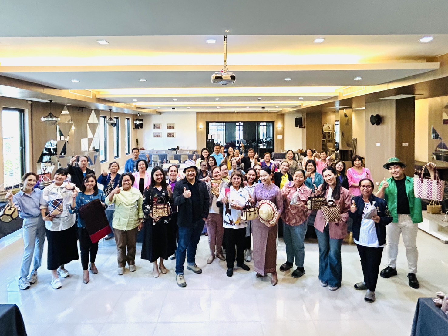 พช.ขอนแก่น : จัดประชุมเชิงปฏิบัติการผู้ผลิต ผู้ประกอบการ OTOP กลุ่มปรับตัวสู่การพัฒนา (Quadrant D) ให้มีคุณภาพมาตรฐาน ประจำปีงบประมาณ พ.ศ. 2568