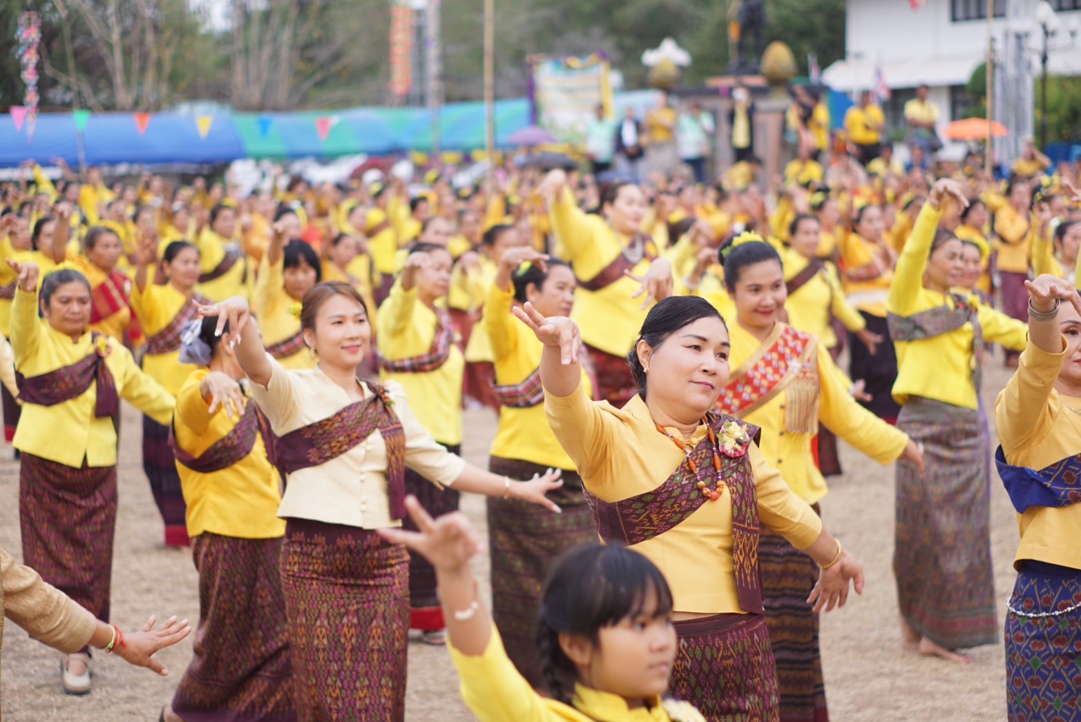 พช.ขอนแก่น : ร่วมพิธีเปิดงานประเพณี “บุญกุ้มข้าวใหญ่ งานกาชาด และการสนับสนุน ศูนย์พักคอยผู้ป่วยยาเสพติด (CI) อำเภอพล” ประจำปี 2568