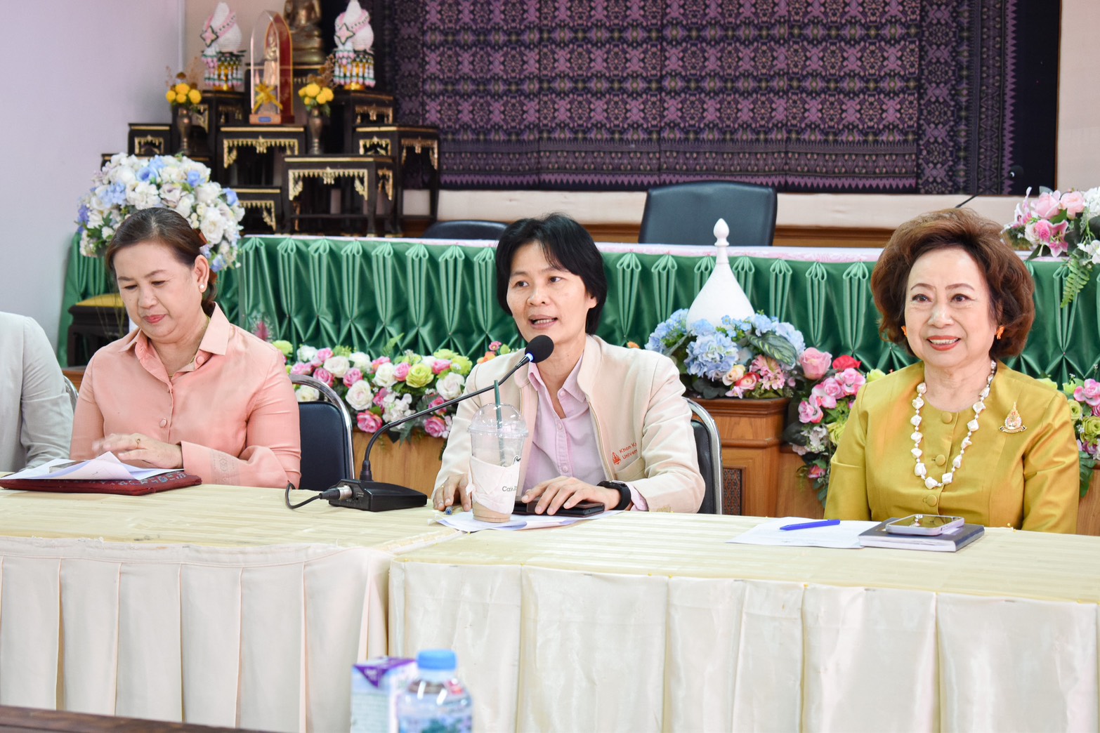 พช.ขอนแก่น : ร่วมประชุมเพื่อหารือแนวทางความร่วมมือการจัดกิจกรรมโครงการ “อบรมเชิงปฏิบัติการ พัฒนาและต่อยอดผลิตภัณฑ์ชุมชนอย่างสร้างสรรค์ให้เกิดการมีส่วนร่วมในชุมชน”