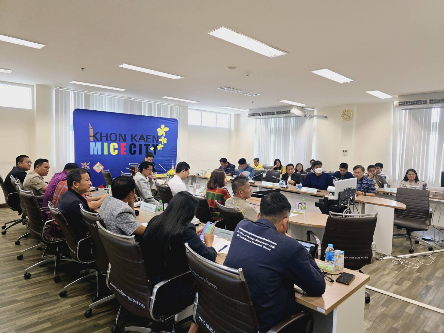 พช.ขอนแก่น : ร่วมประชุมสรุปผลการขับเคลื่อนการบริหารงานเชิงพื้นที่แบบบูรณาการ ประจำปีงบประมาณ พ.ศ.2568 และแนวทางการเพิ่มประสิทธิภาพในการบริหารงาน ผ่านระบบวีดิทัศน์ทางไกล (VCS)