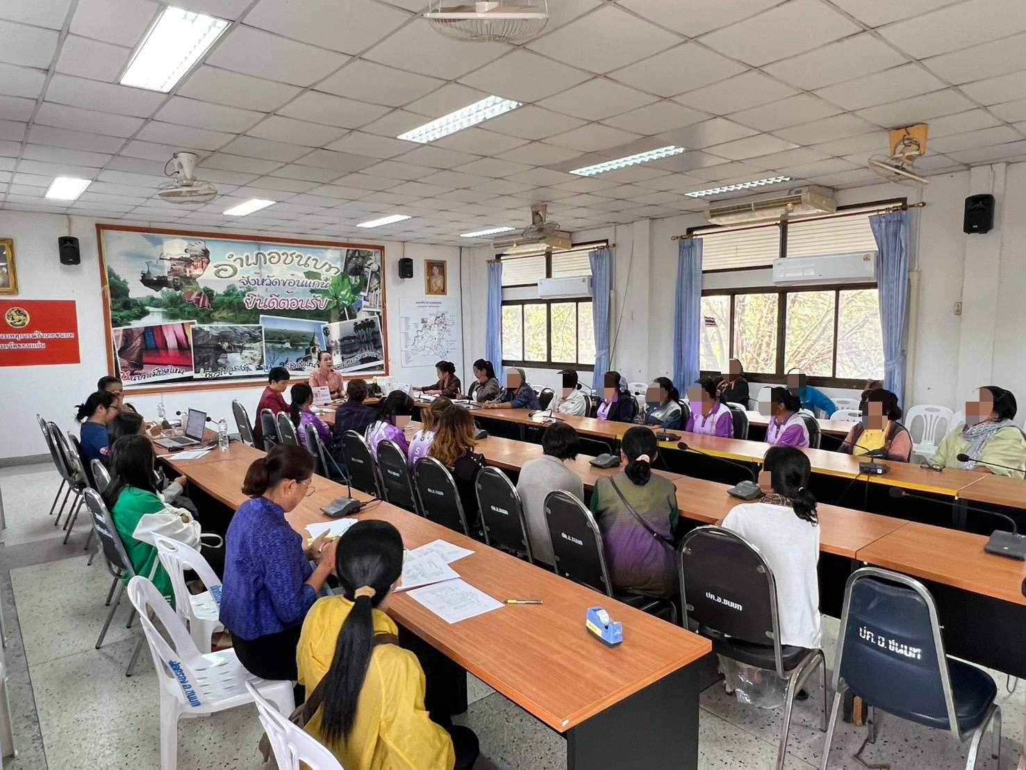 พช.ขอนแก่น : ลงพื้นที่ติดตามและสนับสนุนการดำเนินงาน การบริหารจัดการหนี้ค้างเกินกำหนดชำระ กองทุนพัฒนาบทบาทสตรี (คลินิกแก้หนี้สตรี คุณพร้อมจ่าย เราพร้อมจบ DEBT Clinic By CDK)