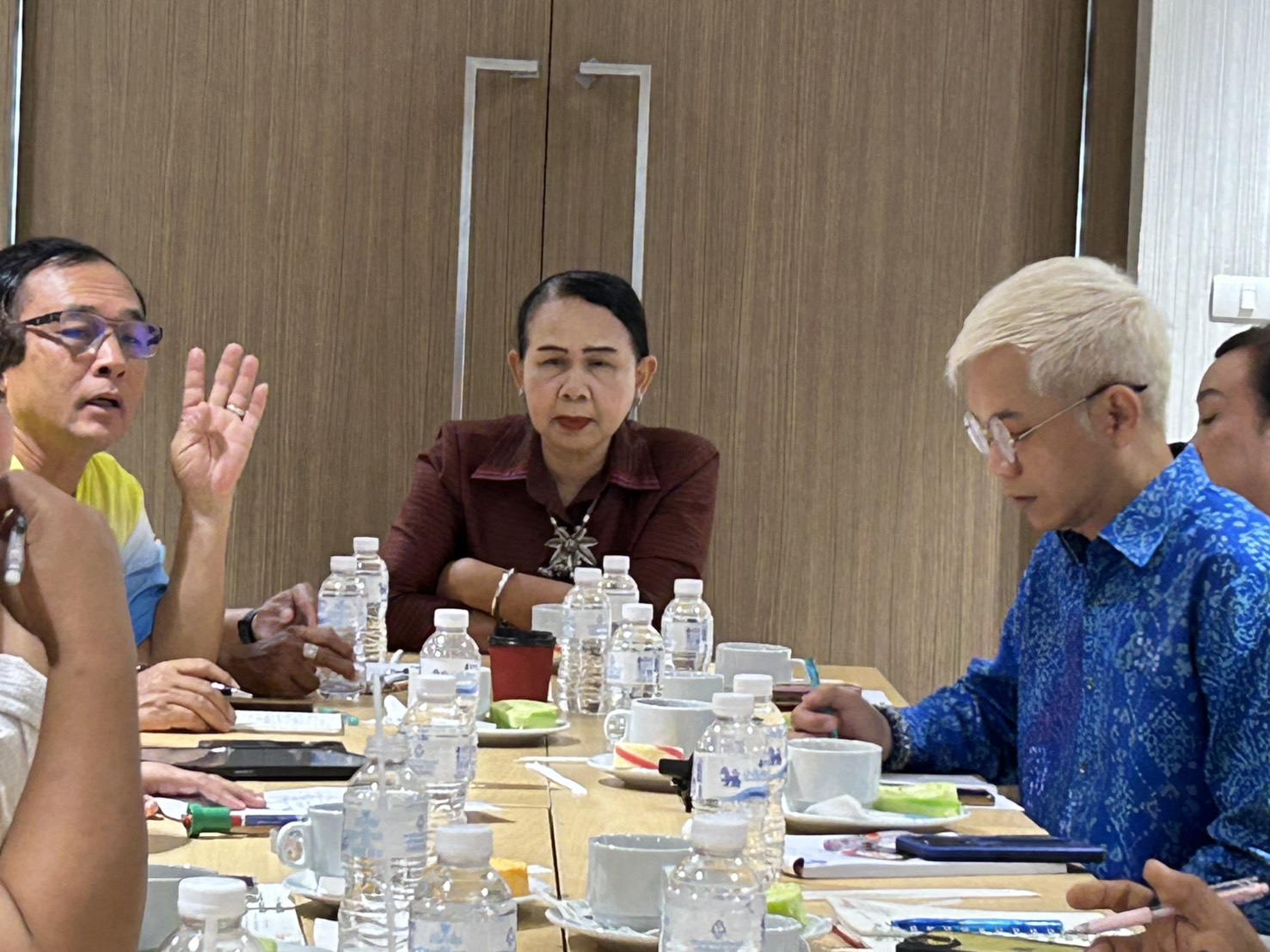 พช.ขอนแก่น : ร่วมประชุมเตรียมความพร้อมการจัดงานมหกรรมการแสดงและจำหน่ายสินค้า “ของดีชายแดนใต้ & OTOP ทั่วไทย ร่วมใจสู่เมืองหมอแคน”ประจำปี 2568