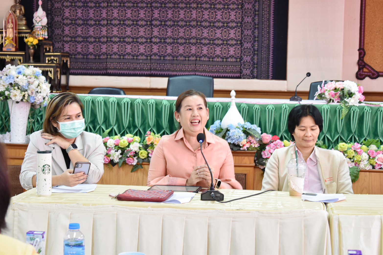พช.ขอนแก่น : ร่วมประชุมเพื่อหารือแนวทางความร่วมมือการจัดกิจกรรมโครงการ “อบรมเชิงปฏิบัติการ พัฒนาและต่อยอดผลิตภัณฑ์ชุมชนอย่างสร้างสรรค์ให้เกิดการมีส่วนร่วมในชุมชน”