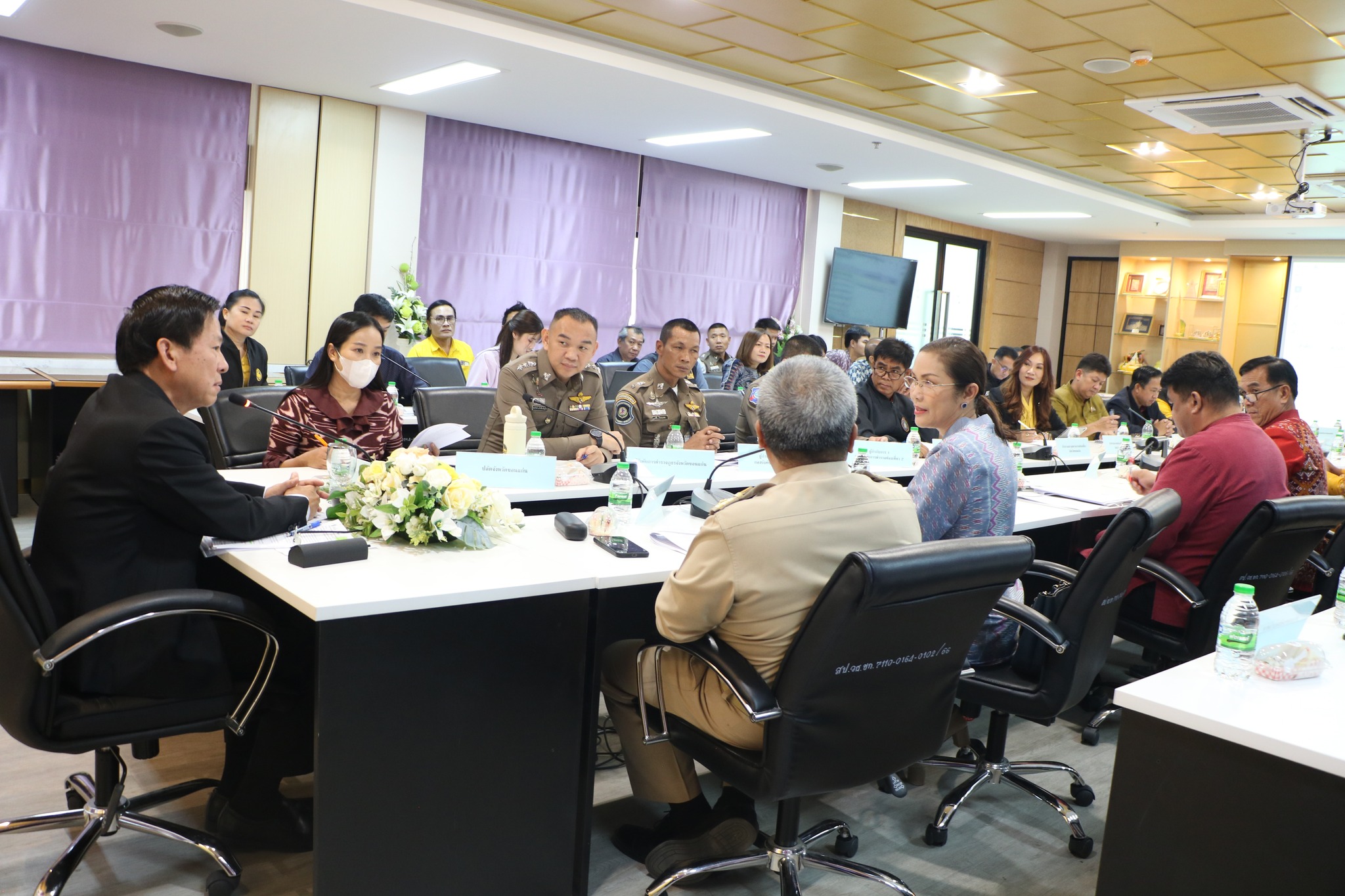 พช.ขอนแก่น : ร่วมประชุมเตรียมการต้อนรับนายกรัฐมนตรี ในพิธีเปิดกิจกรรมการเล่นคลื่นมนุษย์ ไร้แอลกฮอล์ในงานประเพณีสุดยอดสงกรานต์อีสาน เทศกาลดอกคูนเสียงแคน และถนนข้าวเหนียว ประจำปี 2568