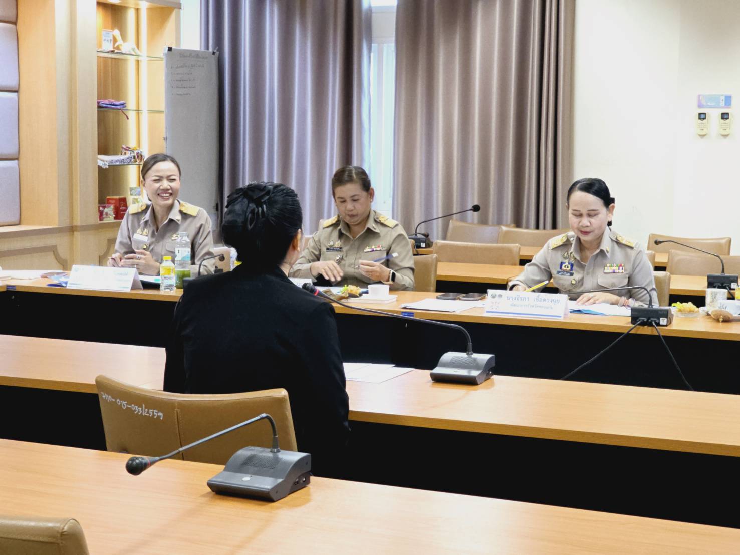 พช.ขอนแก่น : จัดประเมินความรู้ความสามารถ ทักษะ และสมรรถนะ ครั้งที่ 2 (สอบสัมภาษณ์) ในการสรรหาและเลือกสรรพนักงานกองทุนพัฒนาบทบาทสตรี สังกัดสำนักงานเลขานุการคณะอนุกรรมการบริหารกองทุนพัฒนาบทบาทสตรีระดับจังหวัด จังหวัดขอนแก่น