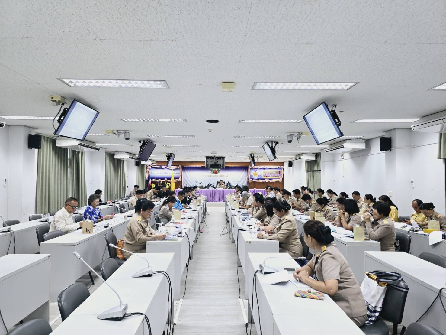 จังหวัดขอนแก่น : ประชุมคณะกรรมการบริหารศูนย์อำนวยการขจัดความยากจนและพัฒนาคนทุกช่วงวัยอย่างยั่งยืนตามหลักปรัชญาของเศรษฐกิจพอเพียง จังหวัดขอนแก่น (คจพ.จ.ขก) ครั้งที่ 2/2568