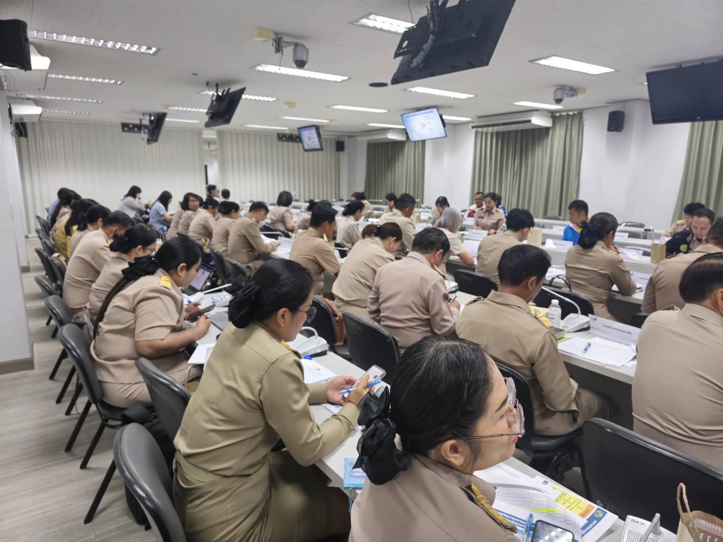 จังหวัดขอนแก่น : ประชุมคณะกรรมการบริหารศูนย์อำนวยการขจัดความยากจนและพัฒนาคนทุกช่วงวัยอย่างยั่งยืนตามหลักปรัชญาของเศรษฐกิจพอเพียง จังหวัดขอนแก่น (คจพ.จ.ขก) ครั้งที่ 2/2568