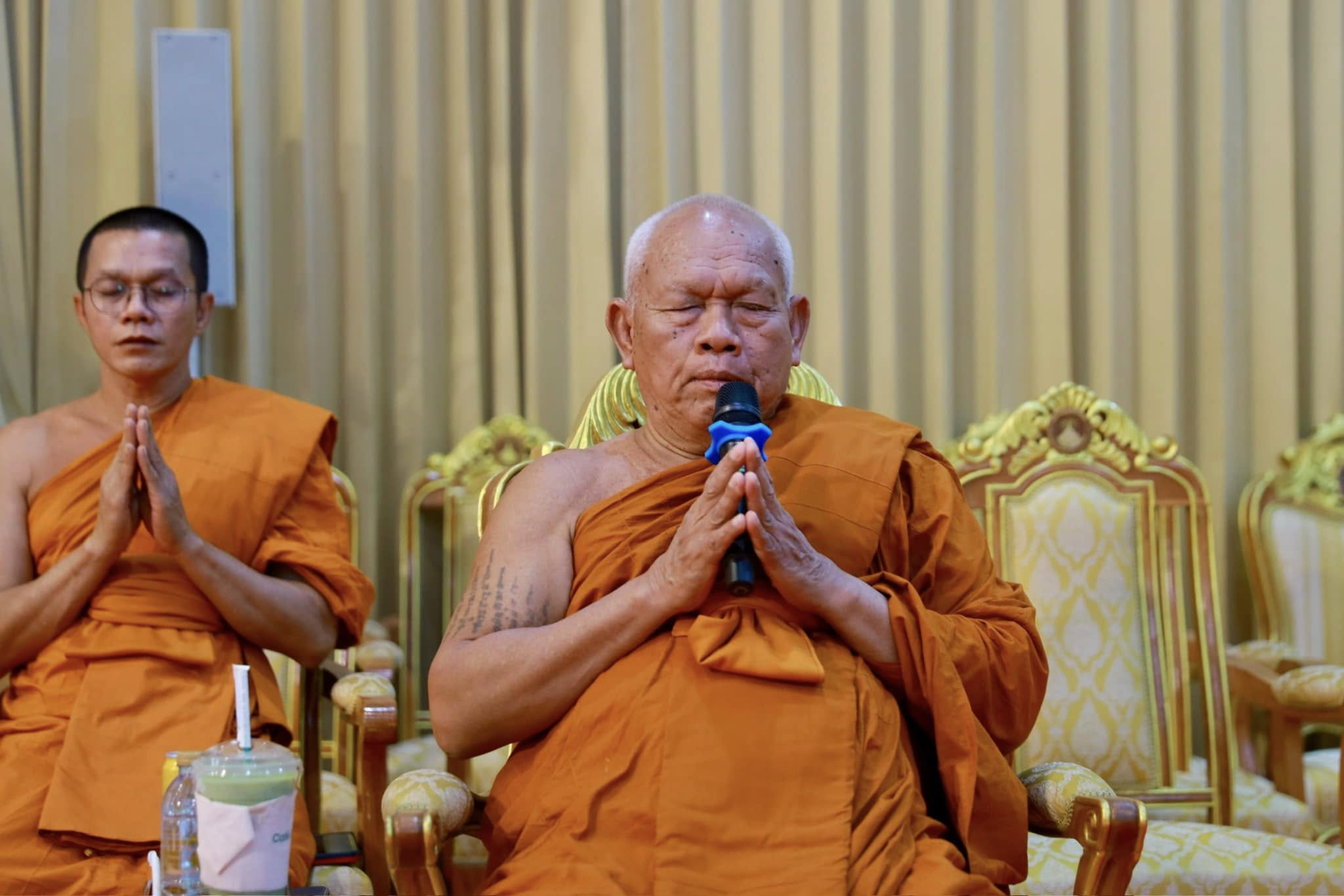 จังหวัดขอนแก่น : รองผู้ว่าฯ ขอนแก่น นำพุทธศาสนิกชนร่วมพิธีเจริญพระพุทธมนต์ถวายพระพรชัยมงคลแด่พระบาทสมเด็จพระเจ้าอยู่หัว และพระบรมวงศานุวงศ์