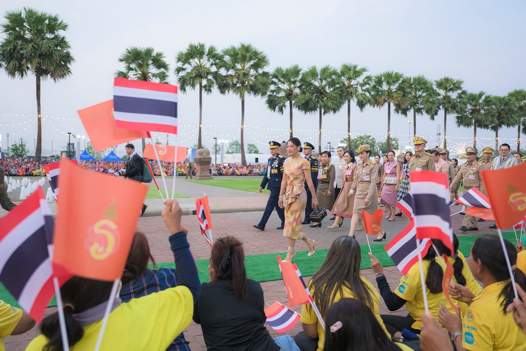 พช.ขอนแก่น : ร่วมรับเสด็จสมเด็จพระเจ้าลูกเธอ เจ้าฟ้าสิริวัณณวรี นารีรัตนราชกัญญา ทอดพระเนตรการจัดนิทรรศการผ้าไทยครั้งยิ่งใหญ่แห่งปี “Colors of Buriram” เส้นทางสายไหม สายใยวัฒนธรรม คุณค่าภูมิปัญญาท้องถิ่น