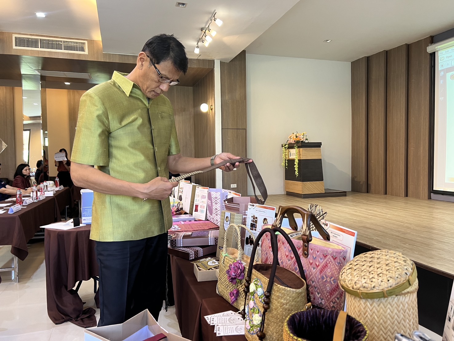 จังหวัดขอนแก่น : จัดเวทีคัดเลือกผลิตภัณฑ์ที่มีความโดดเด่นด้านนวัตกรรม เพื่อเป็นสุดยอดผลิตภัณฑ์ KBO จังหวัดขอนแก่น