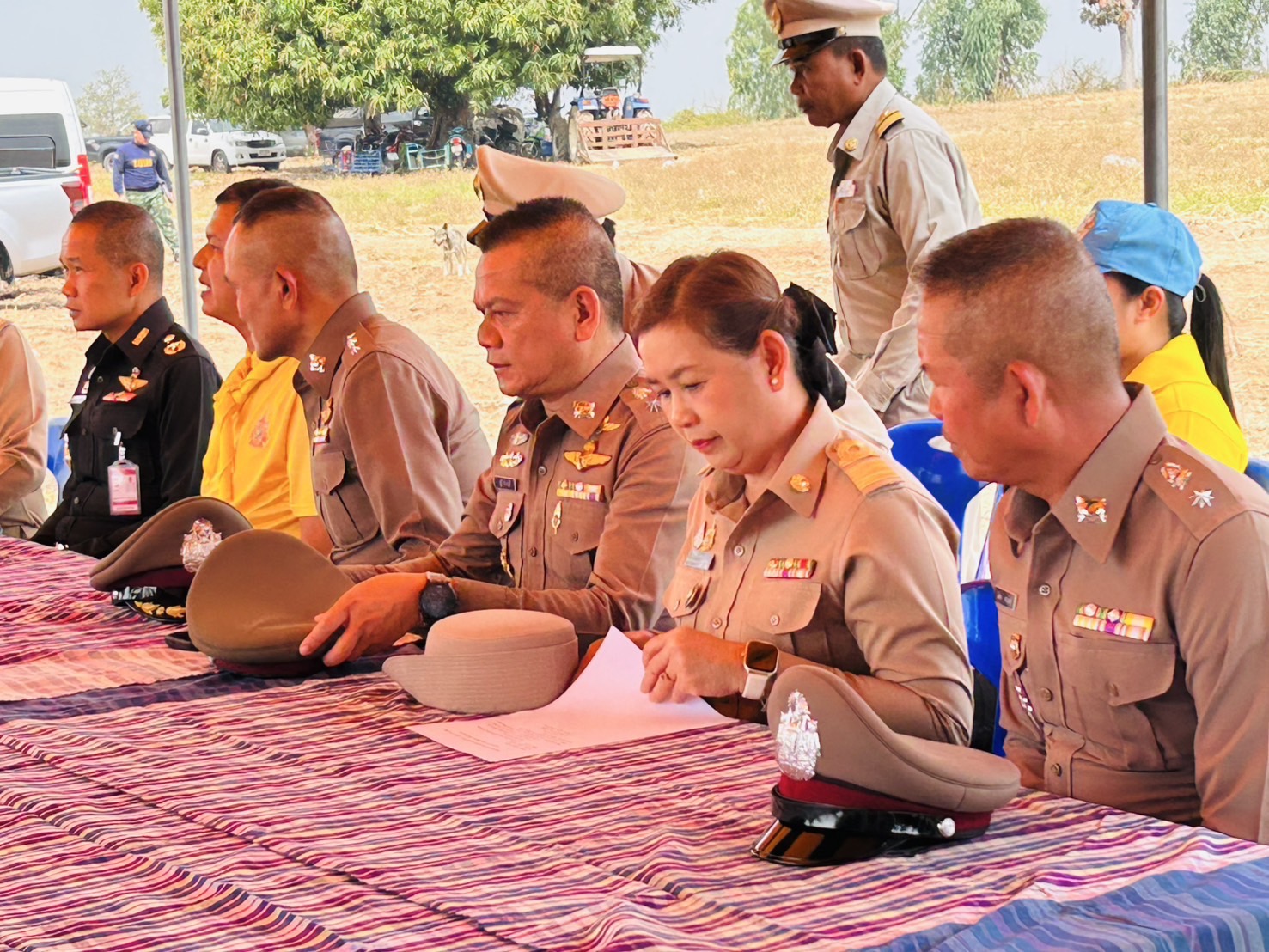จังหวัดขอนแก่น : ร่วมต้อนรับและอำนวยความสะดวกแก่ พลเอกสมบัติ ธัญญะวัน (นายทหารปฏิบัติการพิเศษ สำนักงานนายทหารปฏิบัติการพิเศษในพระองค์ พระบาทสมเด็จพระเจ้าอยู่หัว) และคณะทำงานฯ