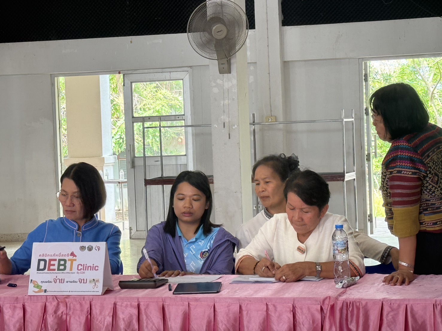 พช.ขอนแก่น : ลงพื้นที่ติดตามและสนับสนุนการดำเนินงาน การบริหารจัดการหนี้ค้างเกินกำหนดชำระ กองทุนพัฒนาบทบาทสตรี