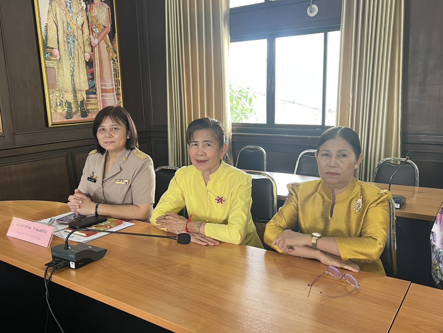 พช.ขอนแก่น : ลงพื้นที่ติดตามและสนับสนุนการดำเนินงาน การบริหารจัดการหนี้ค้างเกินกำหนดชำระ กองทุนพัฒนาบทบาทสตรี (คลินิกแก้หนี้สตรี คุณพร้อมจ่าย เราพร้อมจบ DEBT Clinic By CDK)