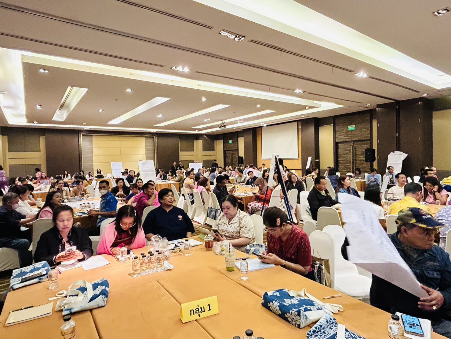 พช.ขอนแก่น : ร่วมประชุมโครงการพัฒนาศักยภาพเครือข่ายอาชีพ และผู้ผลิต ผู้ประกอบการ หนึ่งตำบล หนึ่งผลิตภัณฑ์