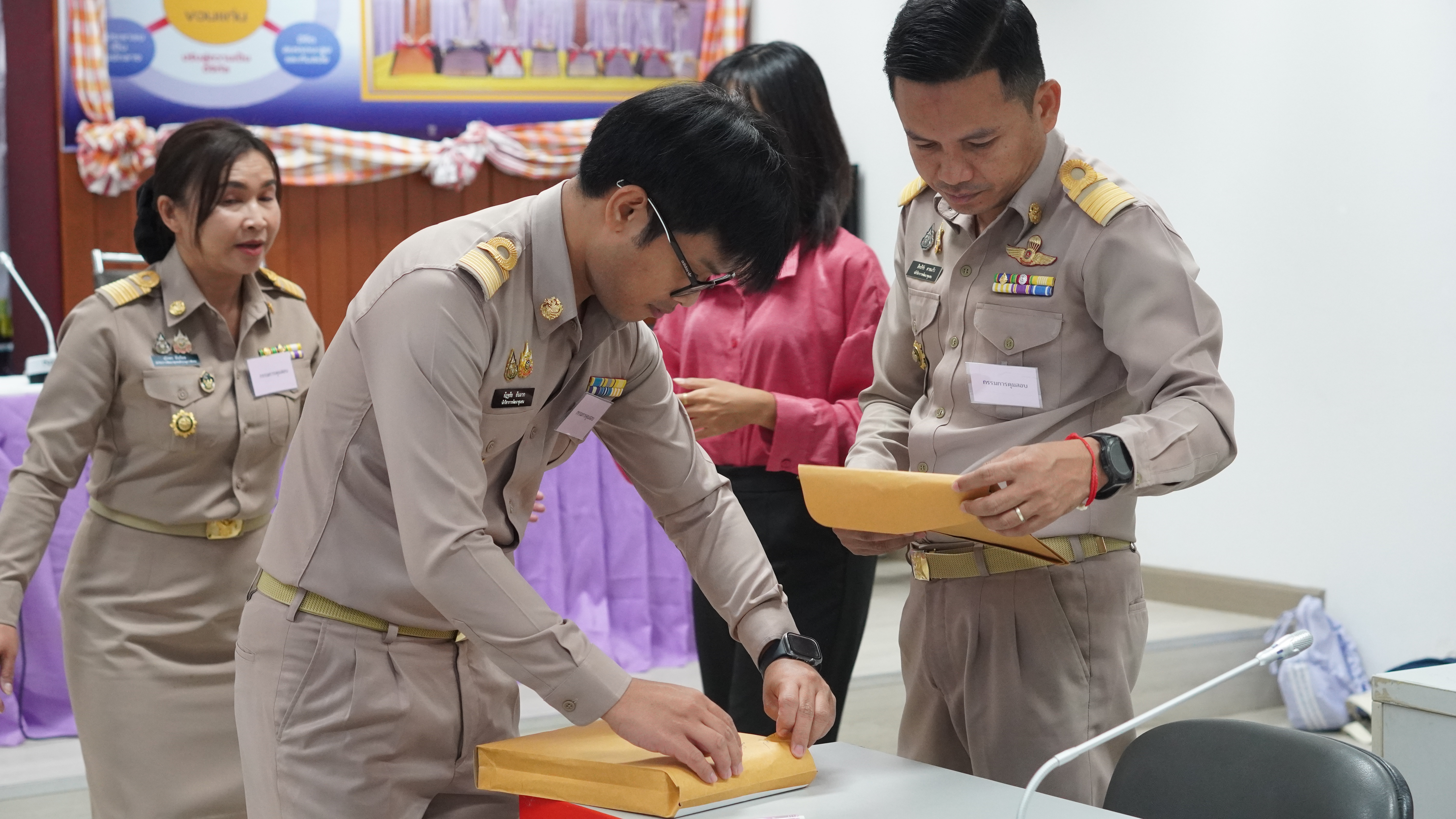 พช.ขอนแก่น : ดำเนินการสรรหาและเลือกสรรเป็นพนักงานกองทุนพัฒนาบทบาทสตรี สังกัดสำนักงานเลขานุการคณะอนุกรรมการบริหารกองทุนพัฒนาบทบาทสตรีระดับจังหวัด จังหวัดขอนแก่น