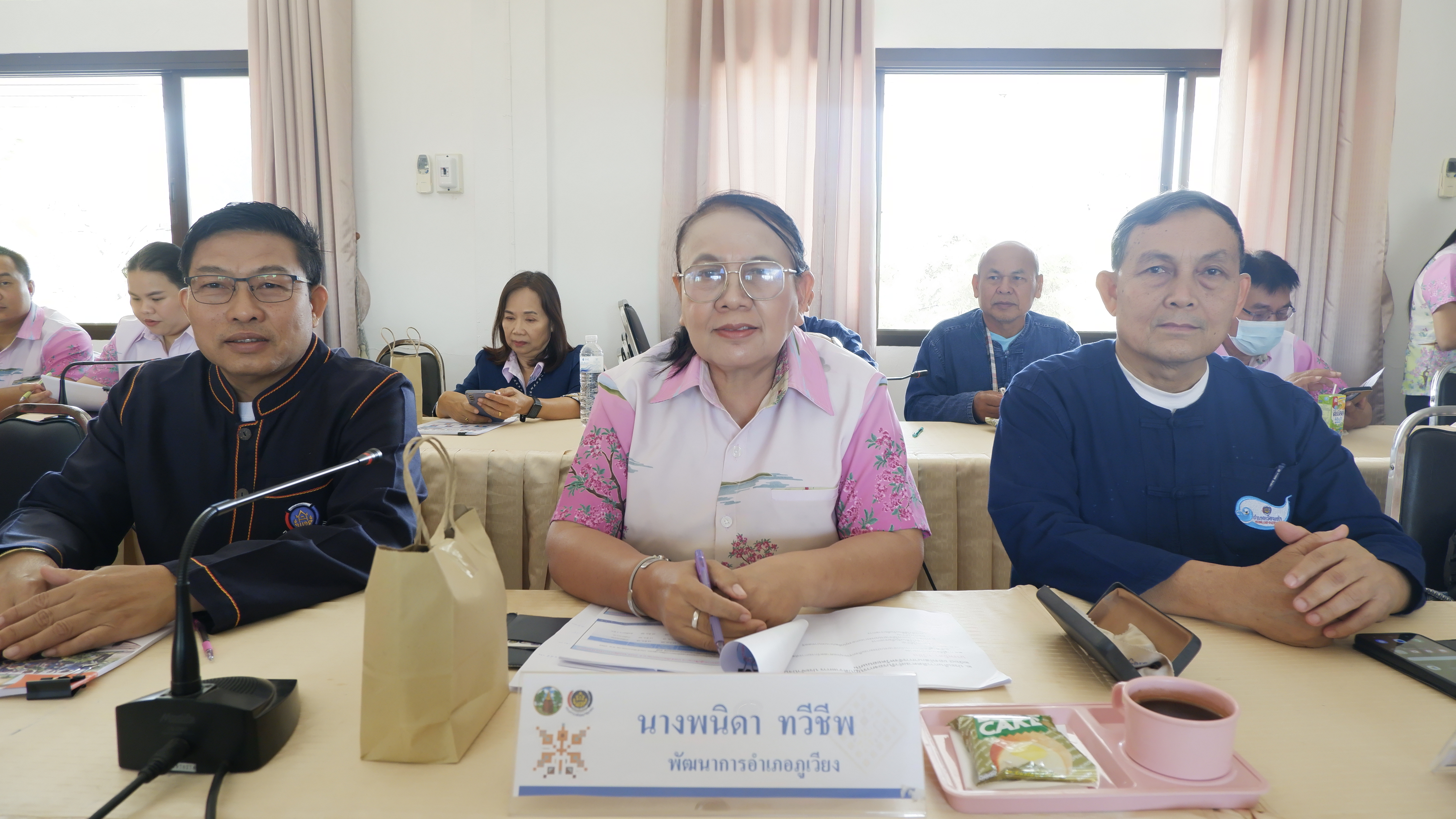 พช.ขอนแก่น : ลงพื้นที่ประชุมเจ้าหน้าที่พัฒนาชุมชนเพื่อติดตามและสนับสนุนการขับเคลื่อนการดำเนินงานตามประเด็นเน้นย้ำของอธิบดีกรมการพัฒนาชุมชน ประจำปี 2568 กลุ่มอำเภอที่ 2