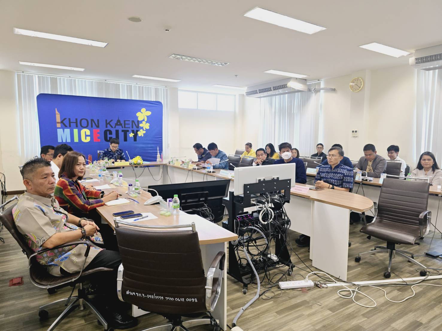 พช.ขอนแก่น : ร่วมประชุมสรุปผลการขับเคลื่อนการบริหารงานเชิงพื้นที่แบบบูรณาการ ประจำปีงบประมาณ พ.ศ.2568 และแนวทางการเพิ่มประสิทธิภาพในการบริหารงาน ผ่านระบบวีดิทัศน์ทางไกล (VCS)