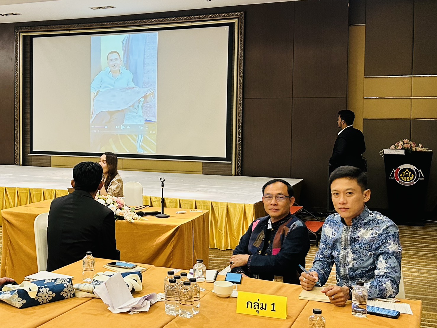 พช.ขอนแก่น : ร่วมประชุมโครงการพัฒนาศักยภาพเครือข่ายอาชีพ และผู้ผลิต ผู้ประกอบการ หนึ่งตำบล หนึ่งผลิตภัณฑ์