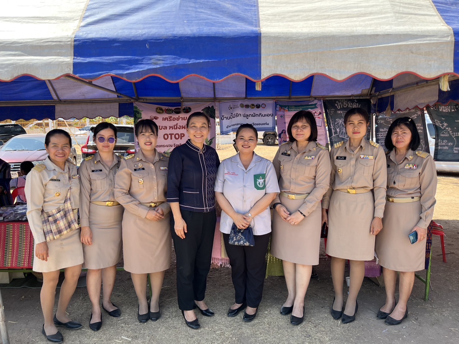 พช.ขอนแก่น : ออกหน่วยแพทย์เคลื่อนที่ พอ.สว. และโครงการหน่วยบำบัดทุกข์ บำรุงสุข สร้างรอยยิ้มให้กับประชาชน อำเภอกระนวน ณ โรงเรียนชุมชนดูนสาด หมู่ที่ 3 ตำบลดูนสาด อำเภอกระนวน จังหวัดขอนแก่น