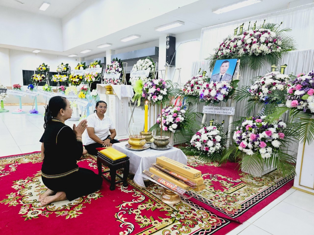 พช.ขอนแก่น : ร่วมเป็นเจ้าภาพฟังสวดพระอภิธรรม ร้อยตำรวจเอกสมศักดิ์ สุขสนิท บิดาของ นางสาวกมลรัตน์ สุขสนิท พัฒนาการอำเภอชนบท สำนักงานพัฒนาชุมชนอำเภอชนบท