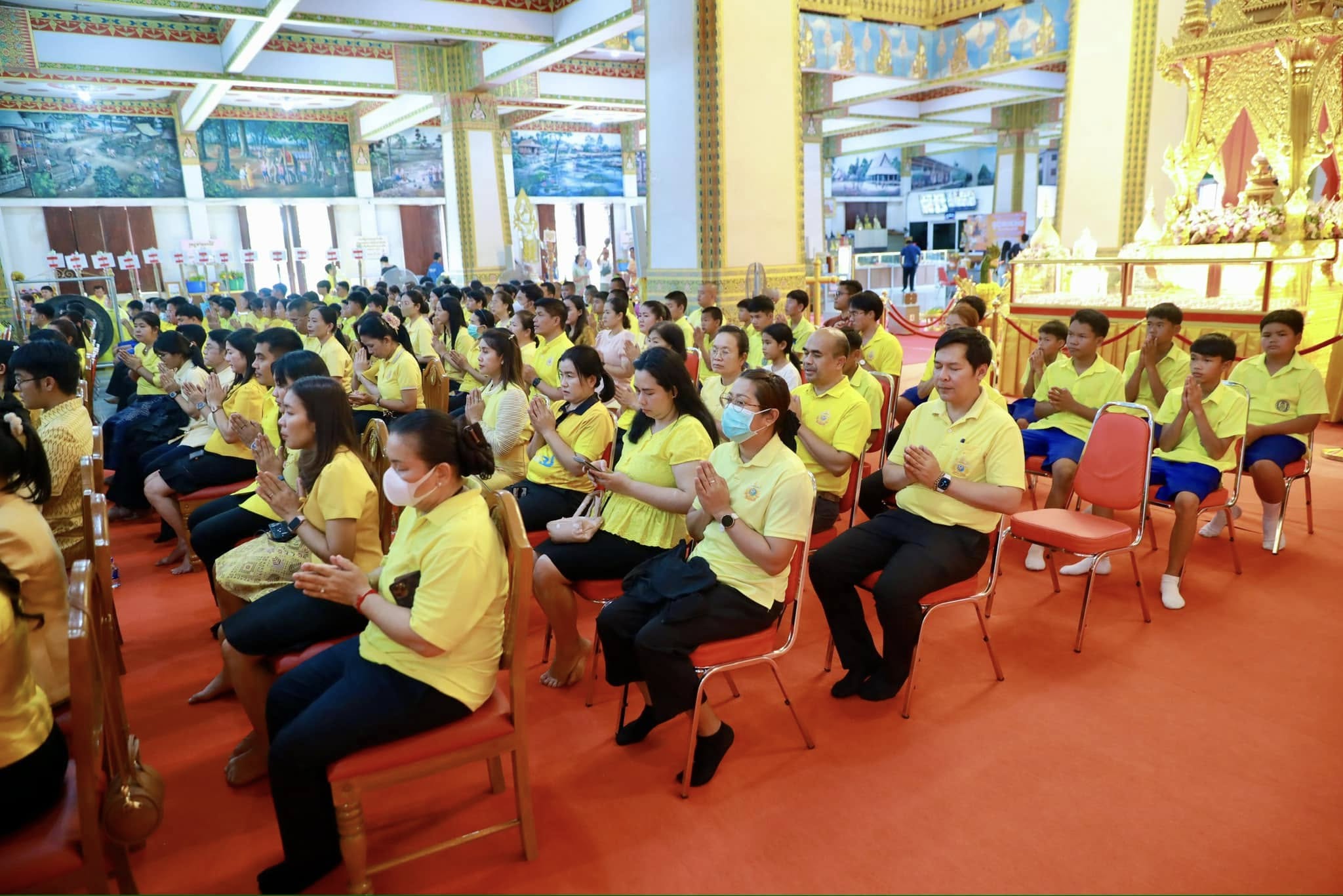 จังหวัดขอนแก่น : รองผู้ว่าฯ ขอนแก่น นำพุทธศาสนิกชนร่วมพิธีเจริญพระพุทธมนต์ถวายพระพรชัยมงคลแด่พระบาทสมเด็จพระเจ้าอยู่หัว และพระบรมวงศานุวงศ์
