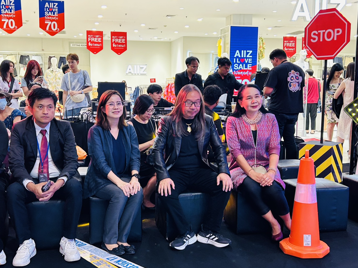 พช.ขอนแก่น : ร่วมพิธีเปิดโครงการจัดแสดงผลงานออกแบบนิพนธ์ นักศึกษาหลักสูตรการออกแบบบัณฑิต สาขาวิชาการออกแบบ คณะสถาปัตยกรรมศาสตร์ ประจำปีการศึกษา 2567