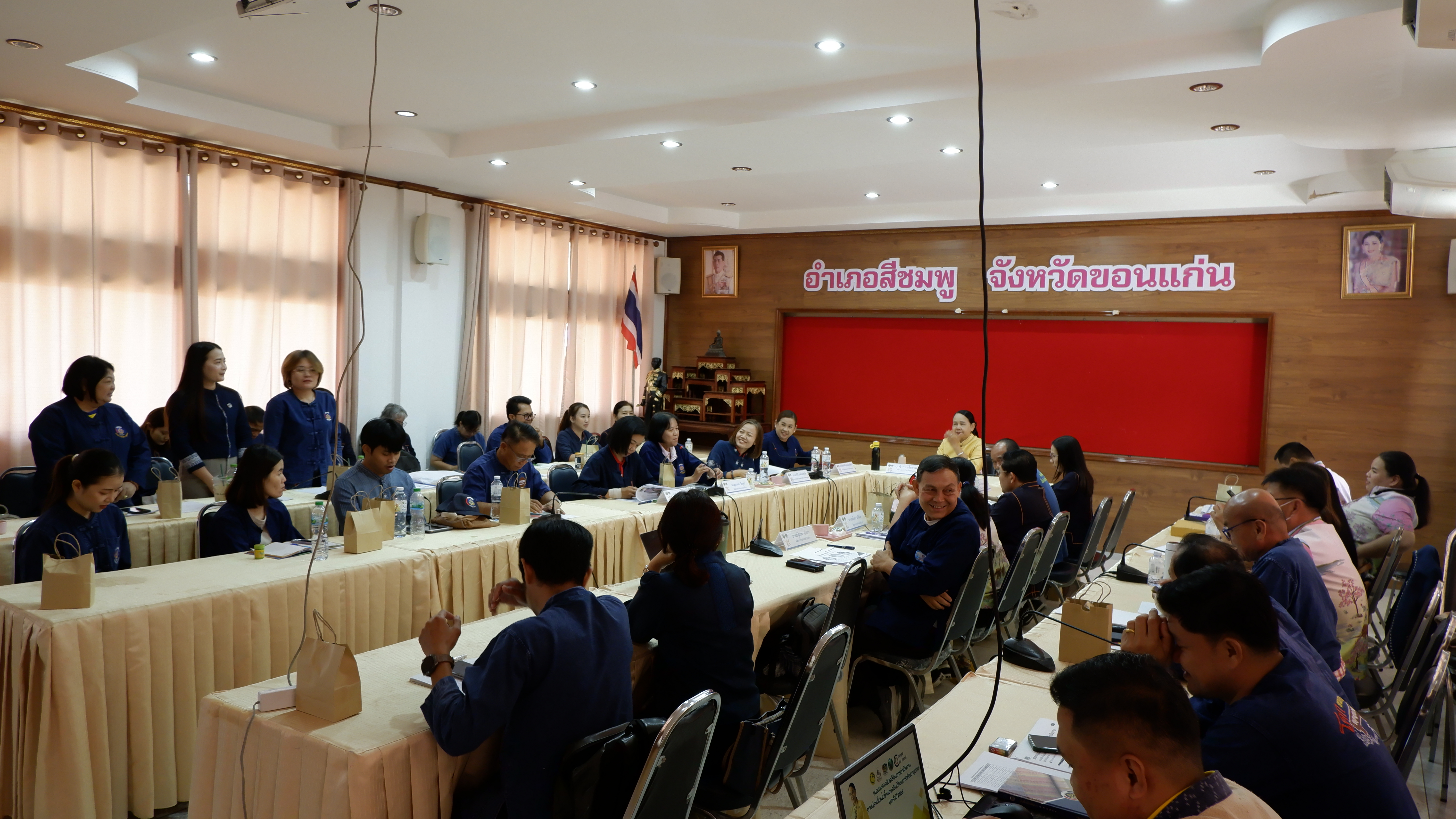 พช.ขอนแก่น : ลงพื้นที่ประชุมเจ้าหน้าที่พัฒนาชุมชนเพื่อติดตามและสนับสนุนการขับเคลื่อนการดำเนินงานตามประเด็นเน้นย้ำของอธิบดีกรมการพัฒนาชุมชน ประจำปี 2568 กลุ่มอำเภอที่ 2