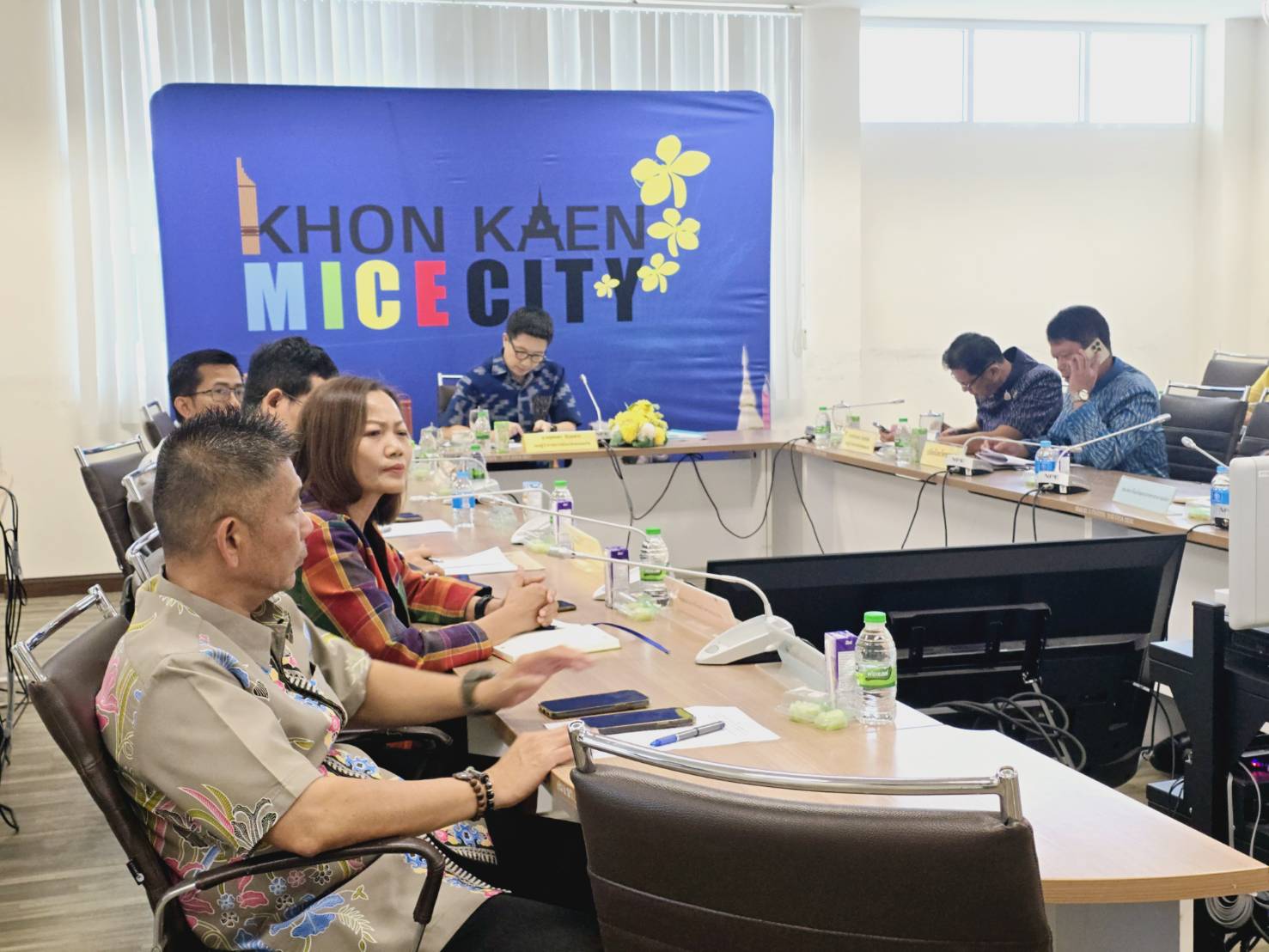พช.ขอนแก่น : ร่วมประชุมสรุปผลการขับเคลื่อนการบริหารงานเชิงพื้นที่แบบบูรณาการ ประจำปีงบประมาณ พ.ศ.2568 และแนวทางการเพิ่มประสิทธิภาพในการบริหารงาน ผ่านระบบวีดิทัศน์ทางไกล (VCS)