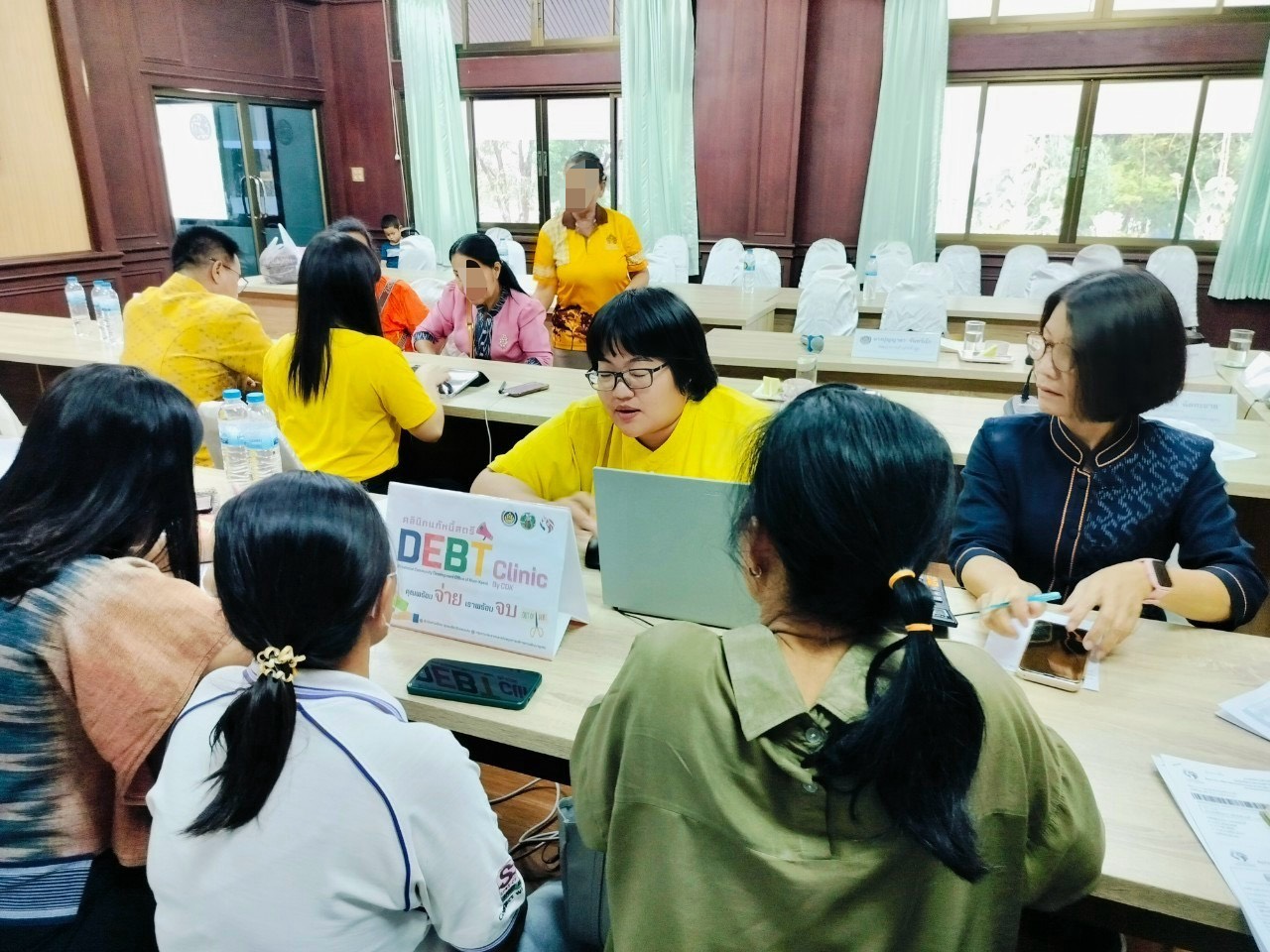 พช.ขอนแก่น : ลงพื้นที่ติดตามและสนับสนุนการดำเนินงาน การบริหารจัดการหนี้ค้างเกินกำหนดชำระ กองทุนพัฒนาบทบาทสตรี (คลินิกแก้หนี้สตรี คุณพร้อมจ่าย เราพร้อมจบ DEBT Clinic By CDK)