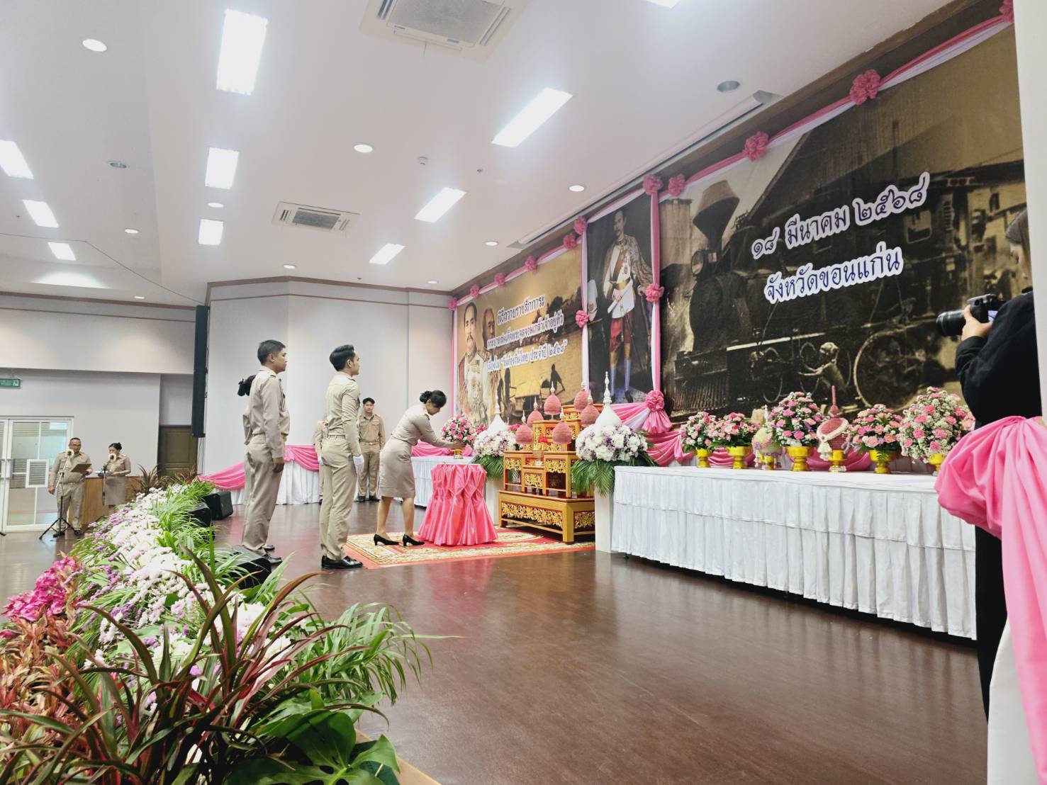จังหวัดขอนแก่น : จัดพิธีถวายราชสักการะพระบาทสมเด็จพระจุลจอมเกล้าเจ้าอยู่หัว เนื่องในวันท้องถิ่นไทย ประจำปี 2568