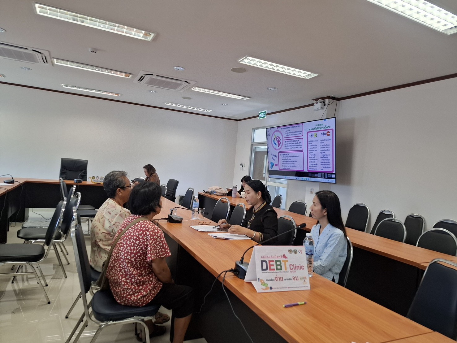 พช.ขอนแก่น : ลงพื้นที่ติดตามและสนับสนุนการดำเนินงาน การบริหารจัดการหนี้ค้างเกินกำหนดชำระ กองทุนพัฒนาบทบาทสตรี