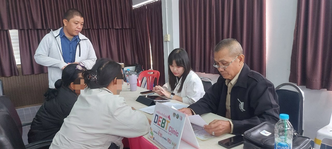 พช.ขอนแก่น : ลงพื้นที่ติดตามและสนับสนุนการดำเนินงาน การบริหารจัดการหนี้ค้างเกินกำหนดชำระ กองทุนพัฒนาบทบาทสตรี (คลินิกแก้หนี้สตรี คุณพร้อมจ่าย เราพร้อมจบ DEBT Clinic By CDK)