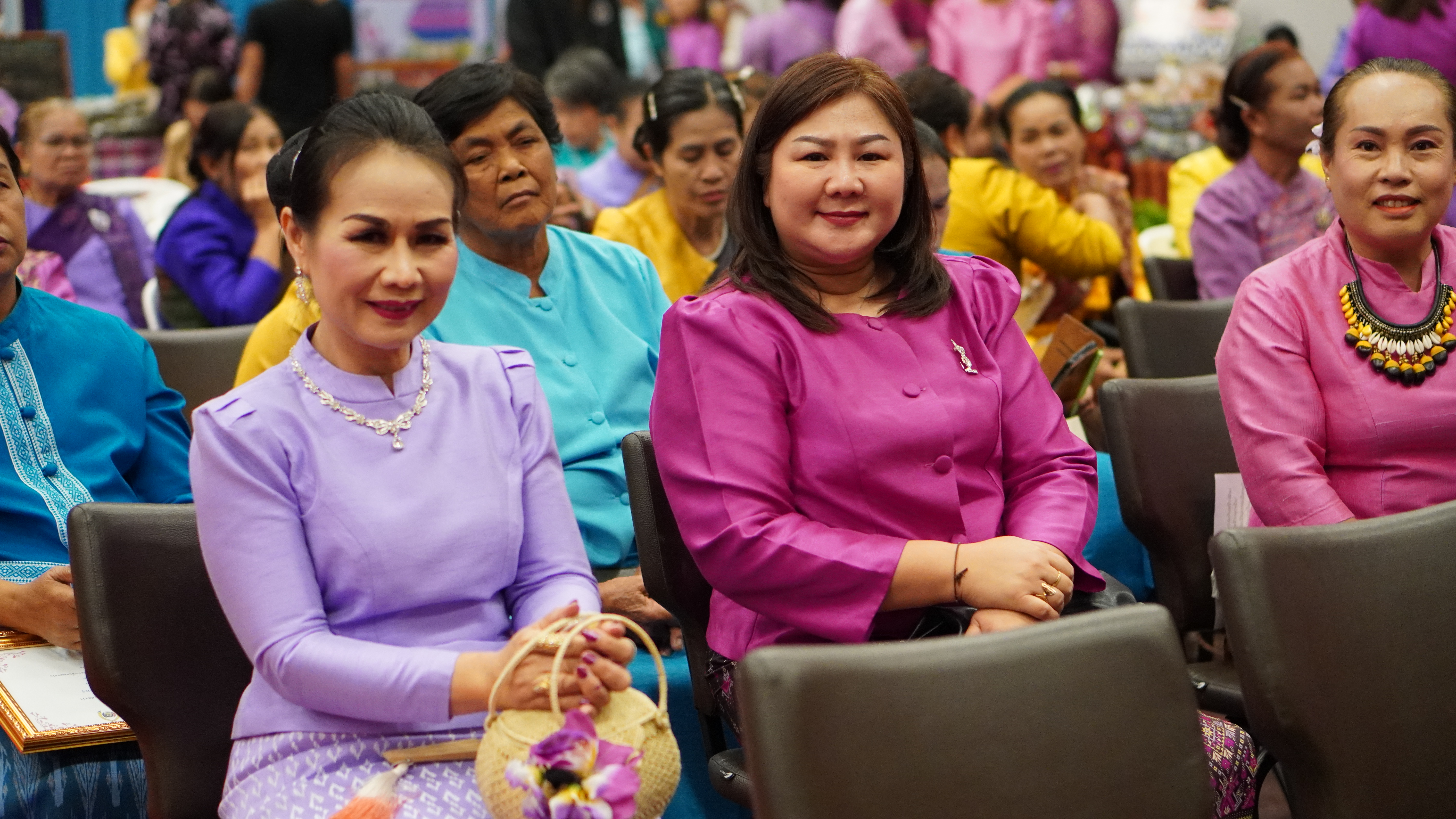 จังหวัดขอนแก่น : จัดงานวันสตรีสากล ประจำปี 2568 ภายใต้ชื่อ “โครงการ รวมพลังสตรีขอนแก่น ขับเคลื่อน Soft Power สู่การพัฒนาที่ยั่งยืน” เชิดชูเกียรติสตรีดีเด่นด้านการพัฒนาชุมชน และส่งเสริมบทบาทสตรีในการพัฒนาสังคมอย่างยั่งยืน