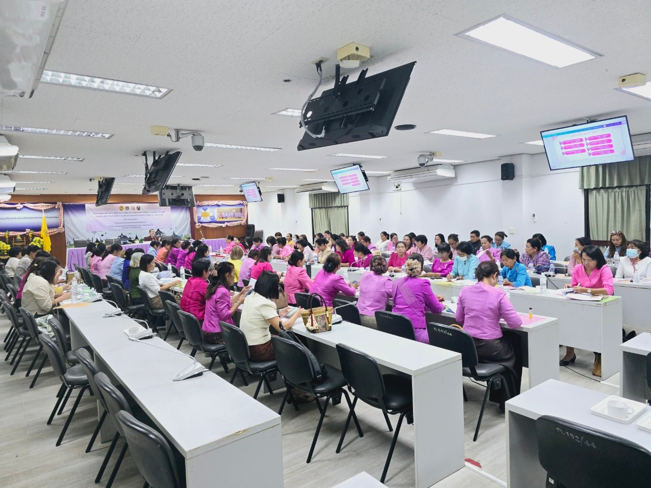 พช.ขอนแก่น : จัดโครงการเพิ่มประสิทธิภาพการปฏิบัติงานกองทุนพัฒนาบทบาทสตรีแก่กลไกการขับเคลื่อนกองทุนพัฒนาบทบาทสตรีระดับจังหวัด จังหวัดขอนแก่น