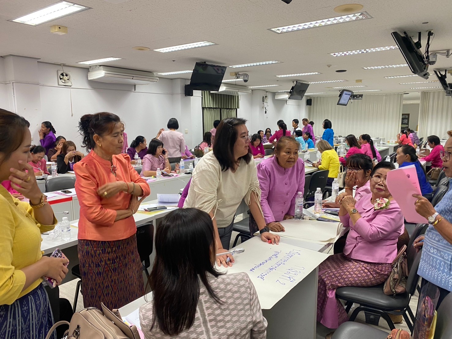 พช.ขอนแก่น : จัดโครงการเพิ่มประสิทธิภาพการปฏิบัติงานกองทุนพัฒนาบทบาทสตรีแก่กลไกการขับเคลื่อนกองทุนพัฒนาบทบาทสตรีระดับจังหวัด จังหวัดขอนแก่น