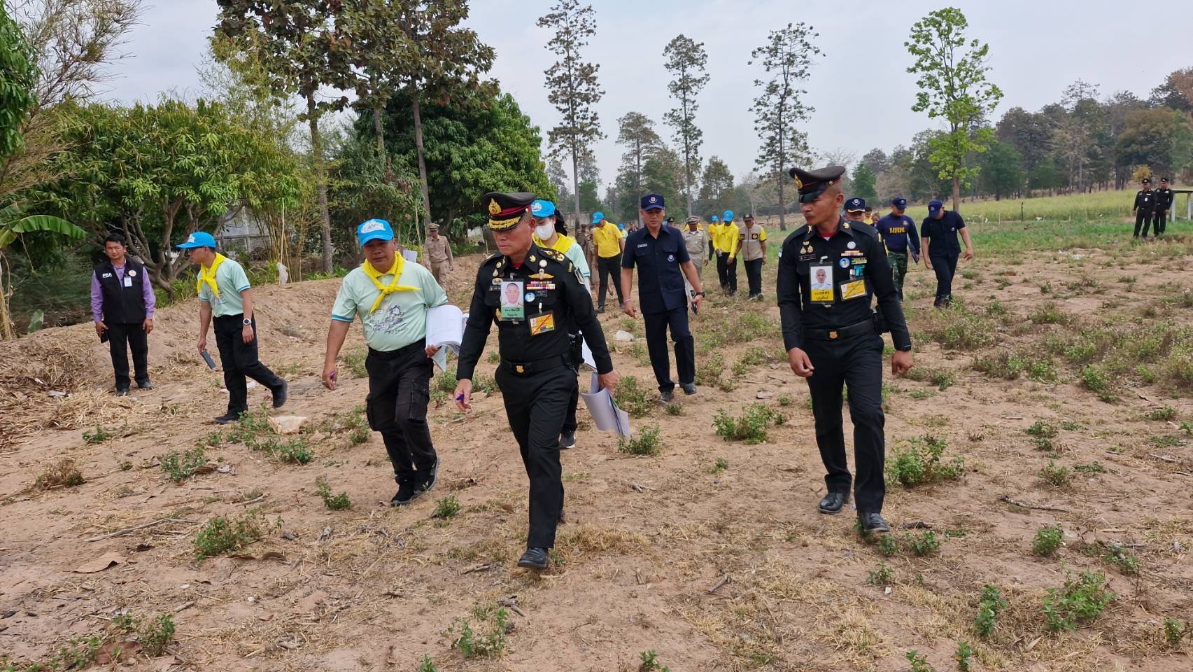 จังหวัดขอนแก่น : ร่วมต้อนรับและอำนวยความสะดวกแก่ พลเอกสมบัติ ธัญญะวัน (นายทหารปฏิบัติการพิเศษ สำนักงานนายทหารปฏิบัติการพิเศษในพระองค์ พระบาทสมเด็จพระเจ้าอยู่หัว) และคณะทำงานฯ