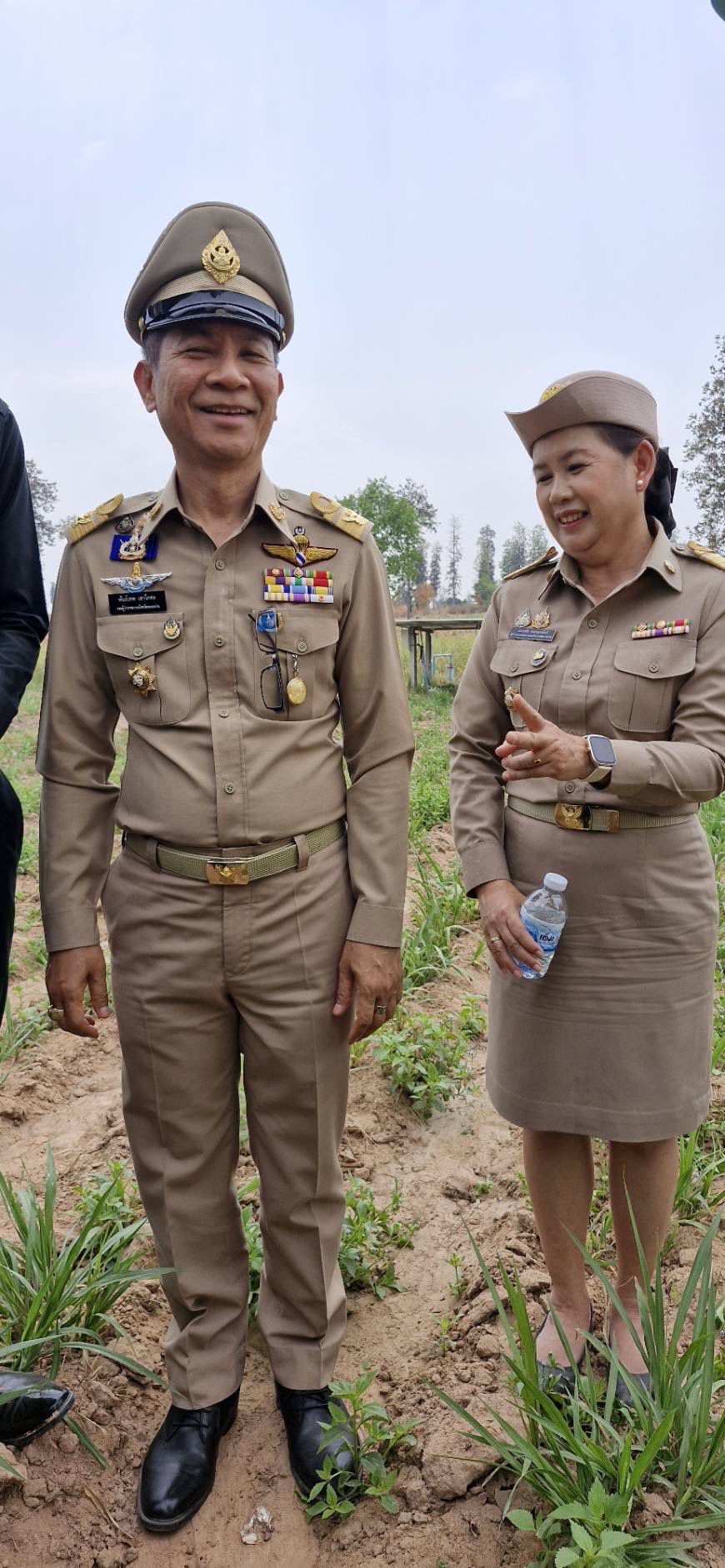 จังหวัดขอนแก่น : ร่วมต้อนรับและอำนวยความสะดวกแก่ พลเอกสมบัติ ธัญญะวัน (นายทหารปฏิบัติการพิเศษ สำนักงานนายทหารปฏิบัติการพิเศษในพระองค์ พระบาทสมเด็จพระเจ้าอยู่หัว) และคณะทำงานฯ