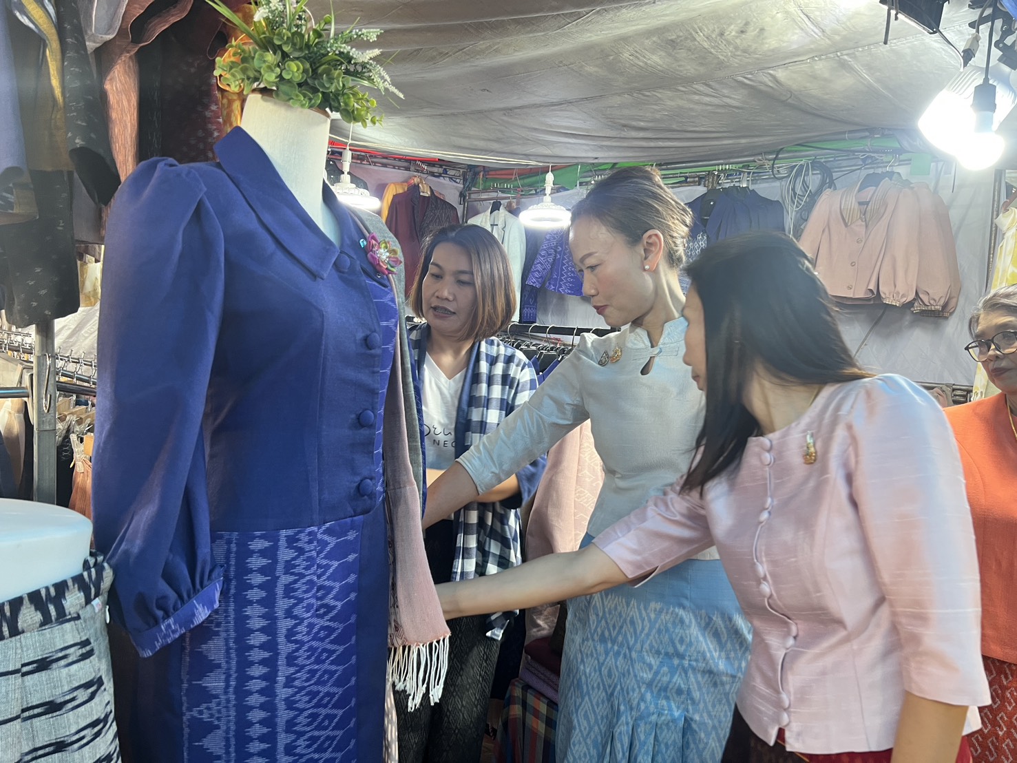 พช.ขอนแก่น ร่วมงาน “ฮีตฮอยอีสาน งานของดีหนองเรือ” ประจำปี 2568