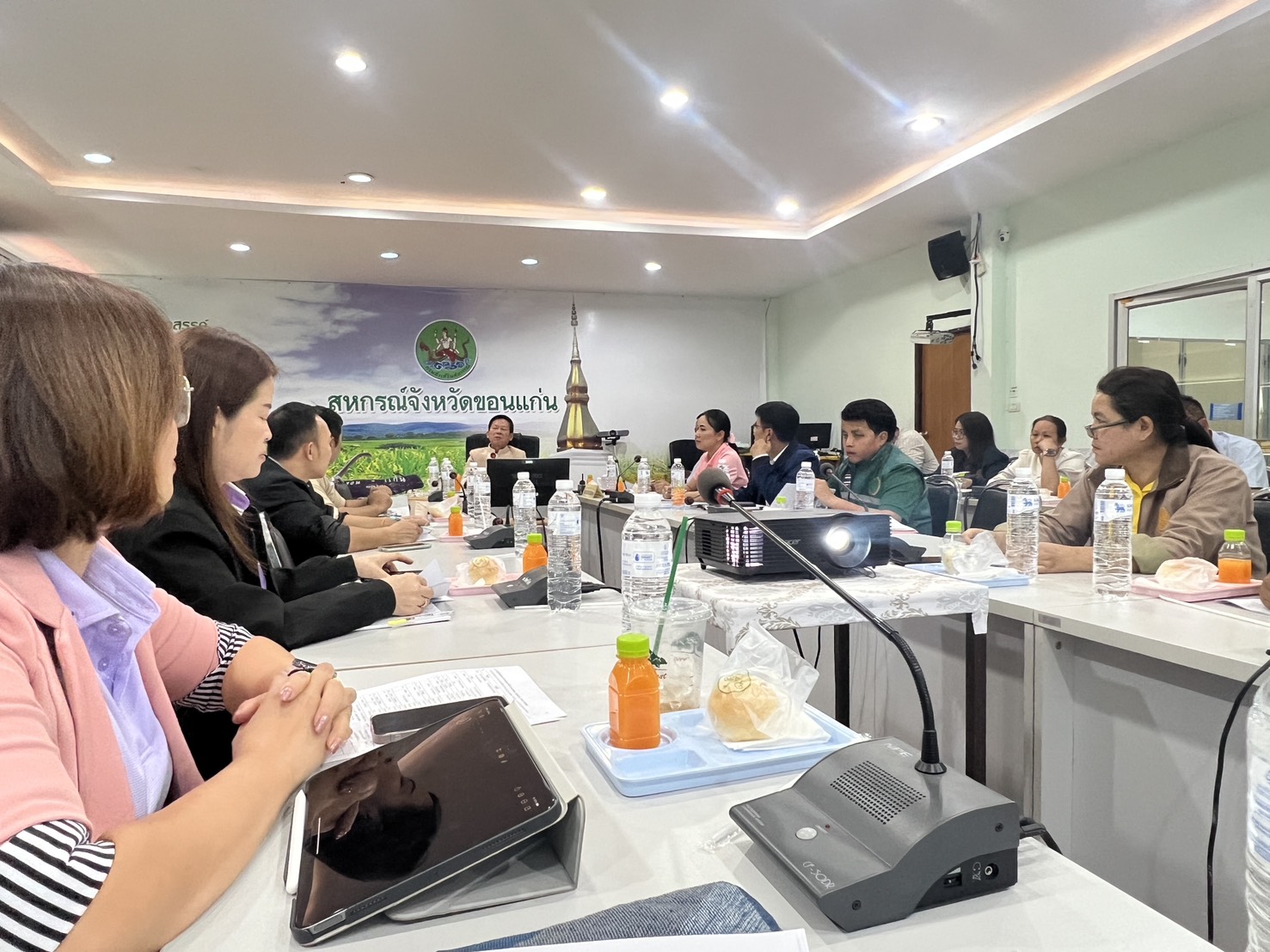 พช.ขอนแก่น : เข้าร่วมประชุมคณะทำงานส่งเสริมพัฒนาอาชีพและการตลาดภายใต้คณะอนุกรรมการนโยบายที่ดิน จังหวัดขอนแก่น (คทช.จังหวัดขอนแก่น)